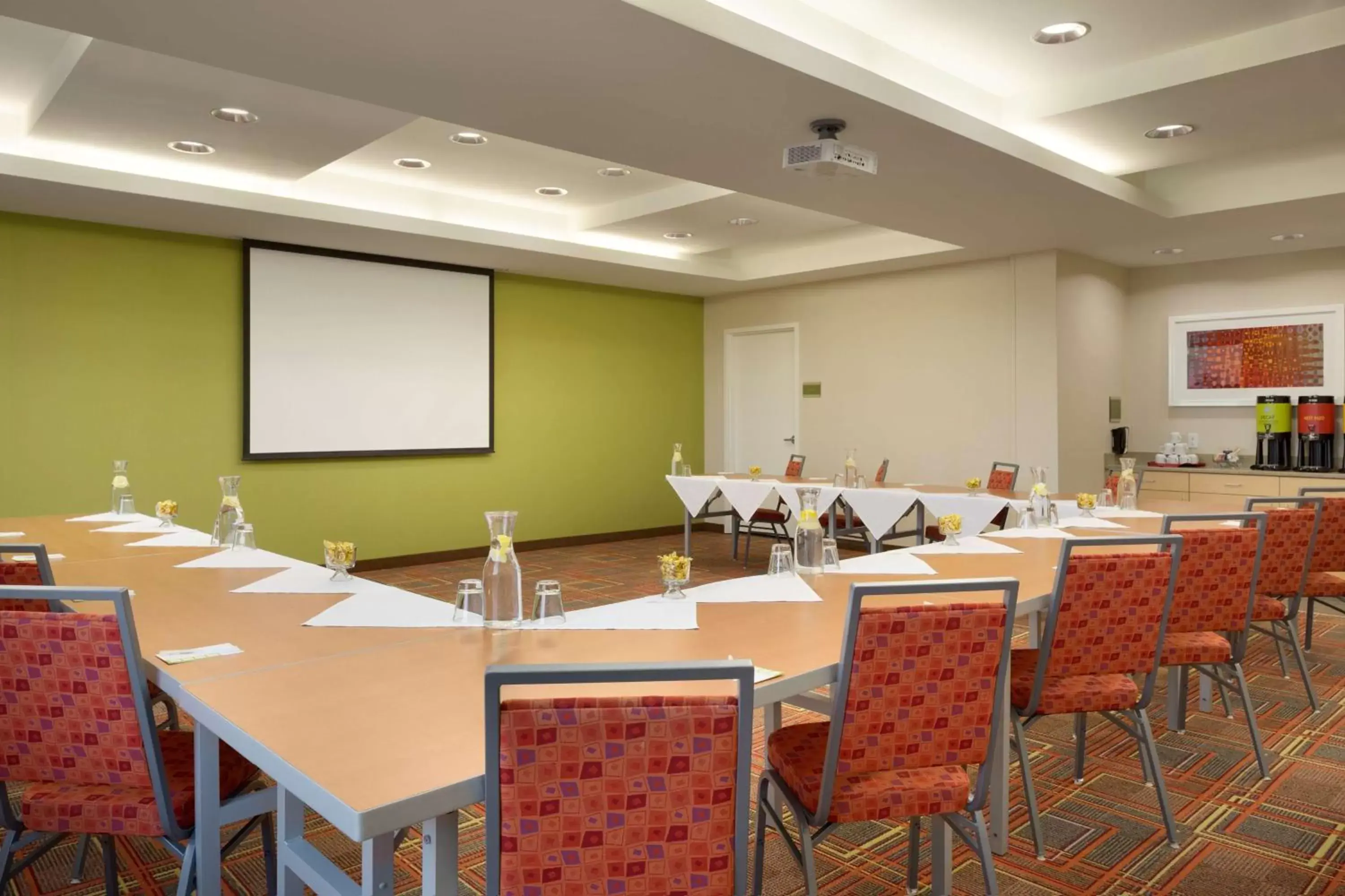 Meeting/conference room in Home2 Suites by Hilton Idaho Falls