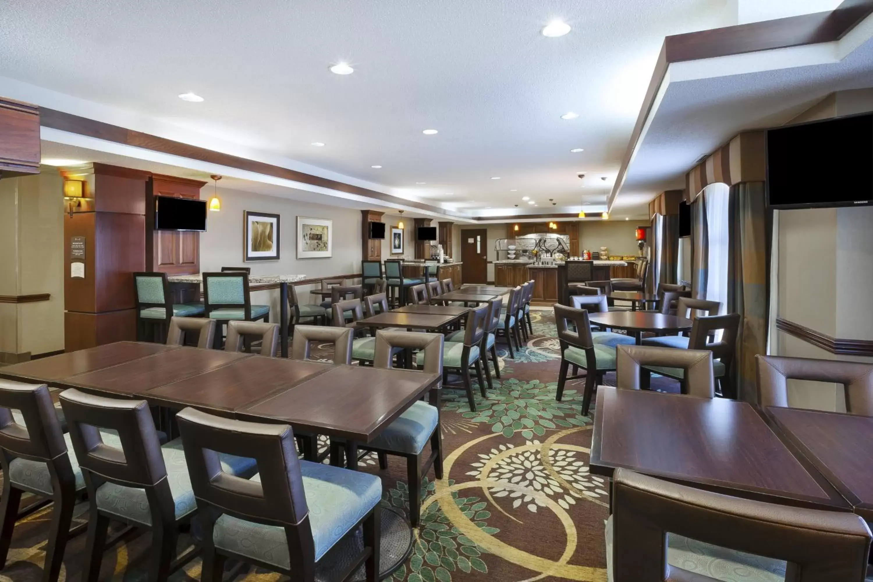 Breakfast, Restaurant/Places to Eat in Staybridge Suites Columbia-Highway 63 & I-70, an IHG Hotel