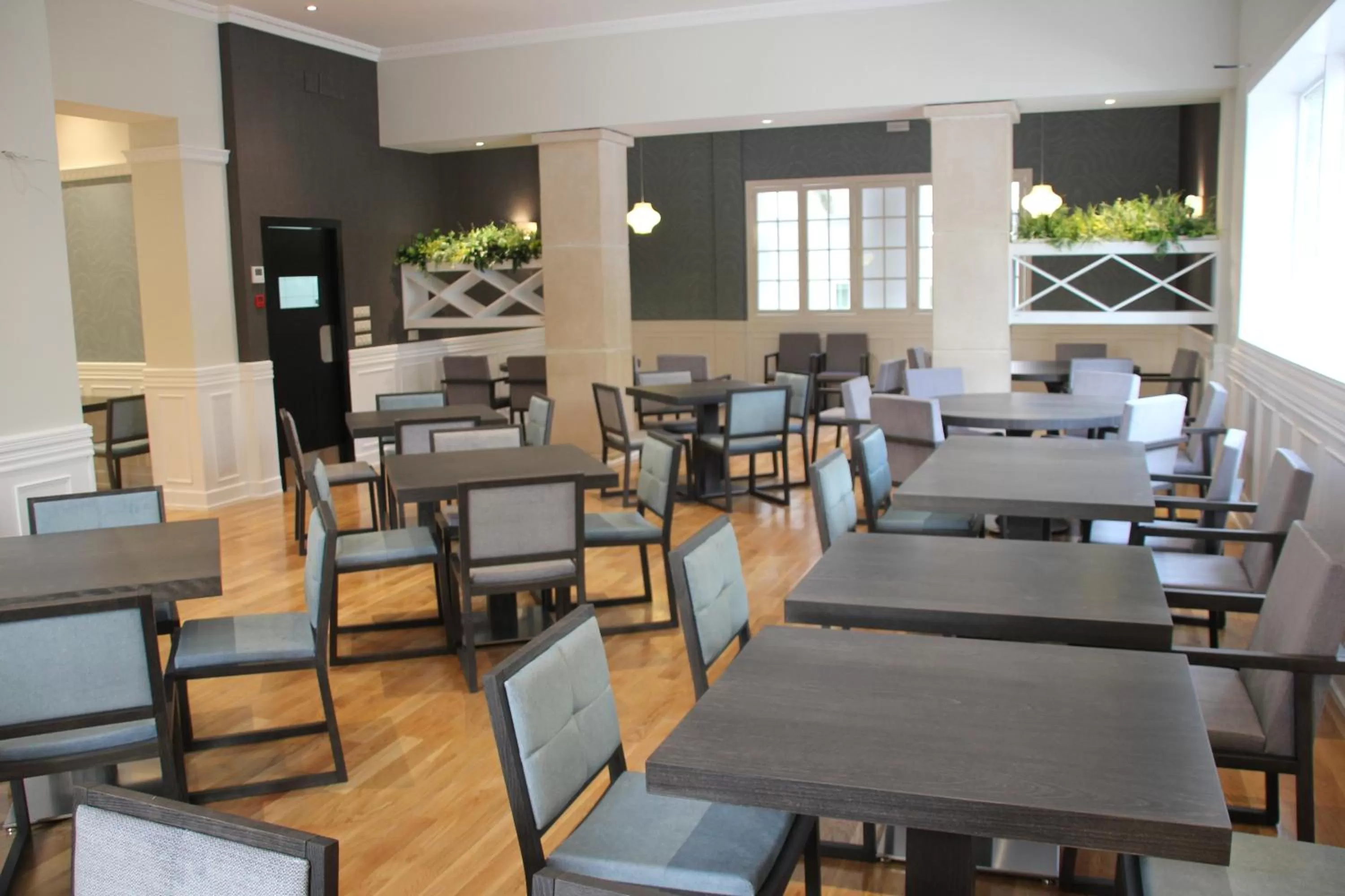 Restaurant/places to eat in Hotel Parque Real