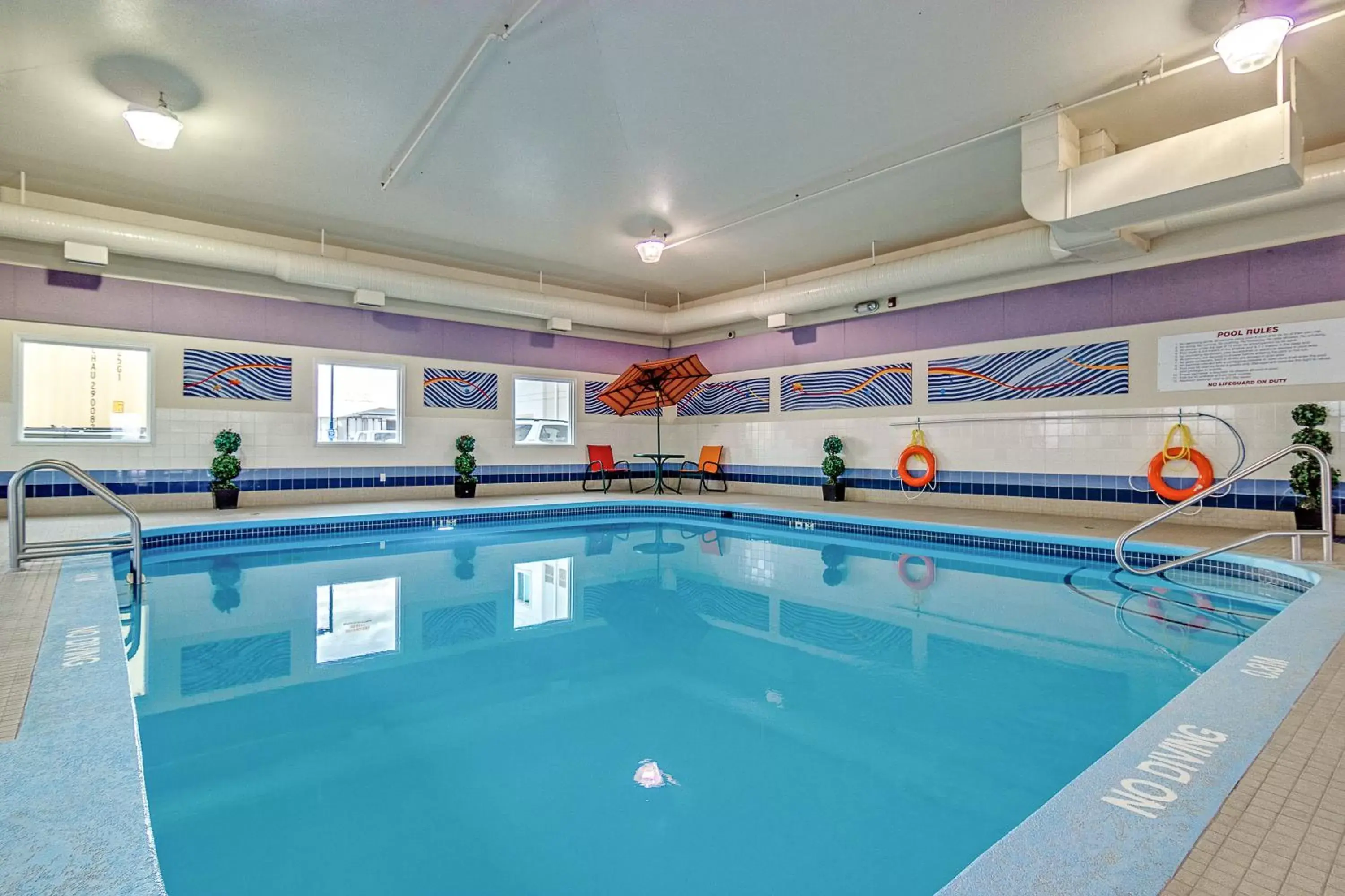 Swimming Pool in Motel 6-Saskatoon, SK