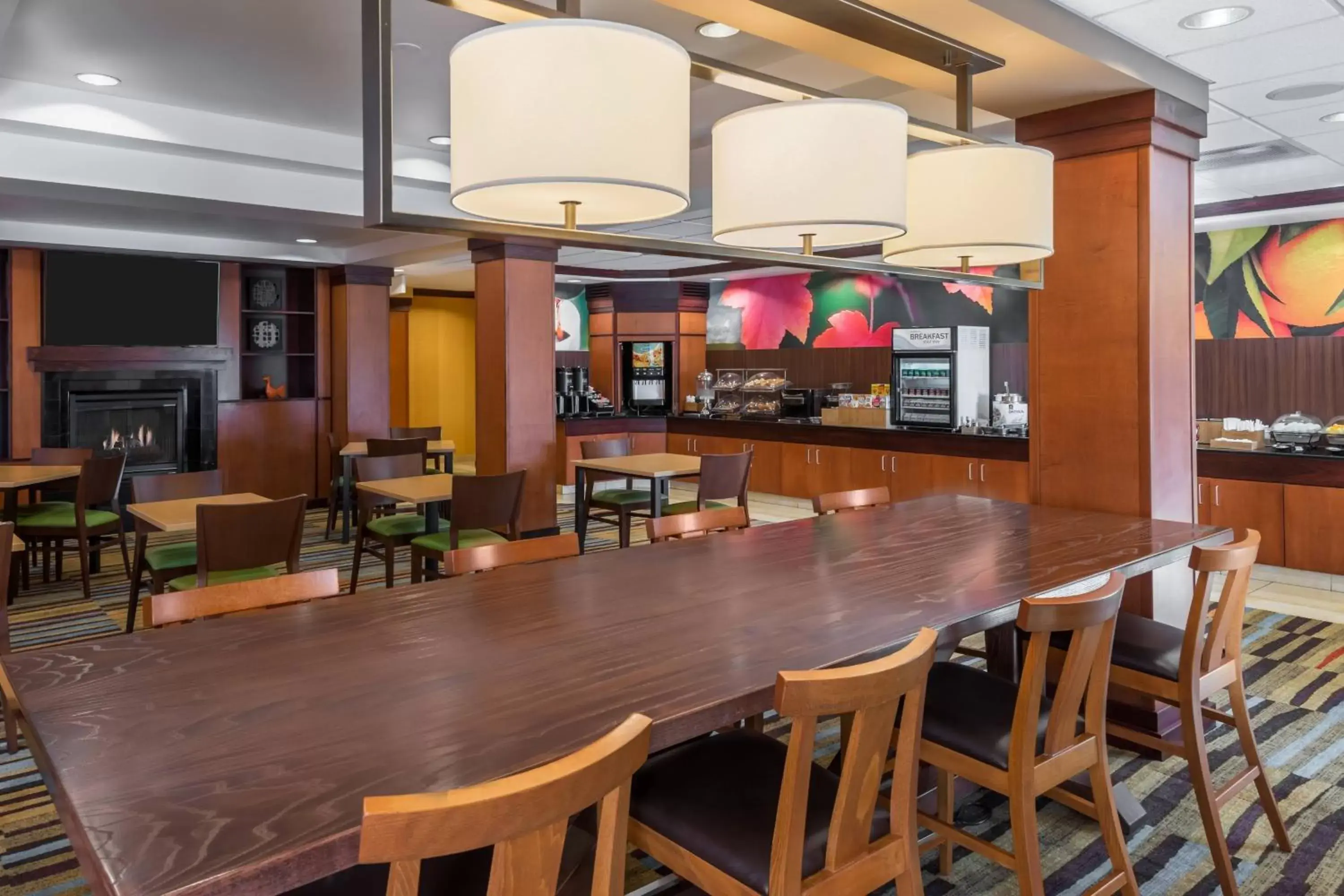 Breakfast, Lounge/Bar in Fairfield Inn & Suites – Buffalo Airport