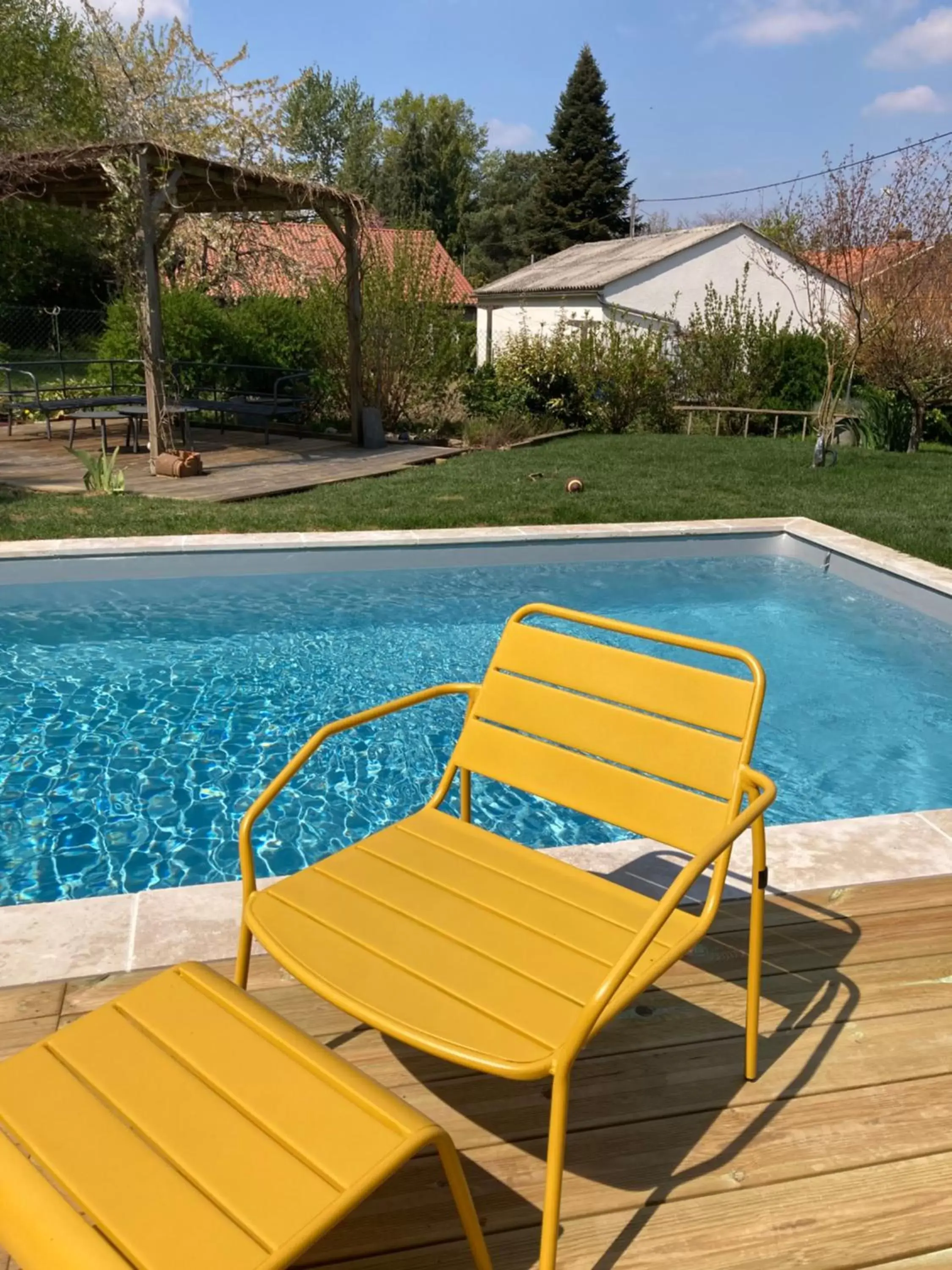 Swimming Pool in Les Chambres Lauryvan