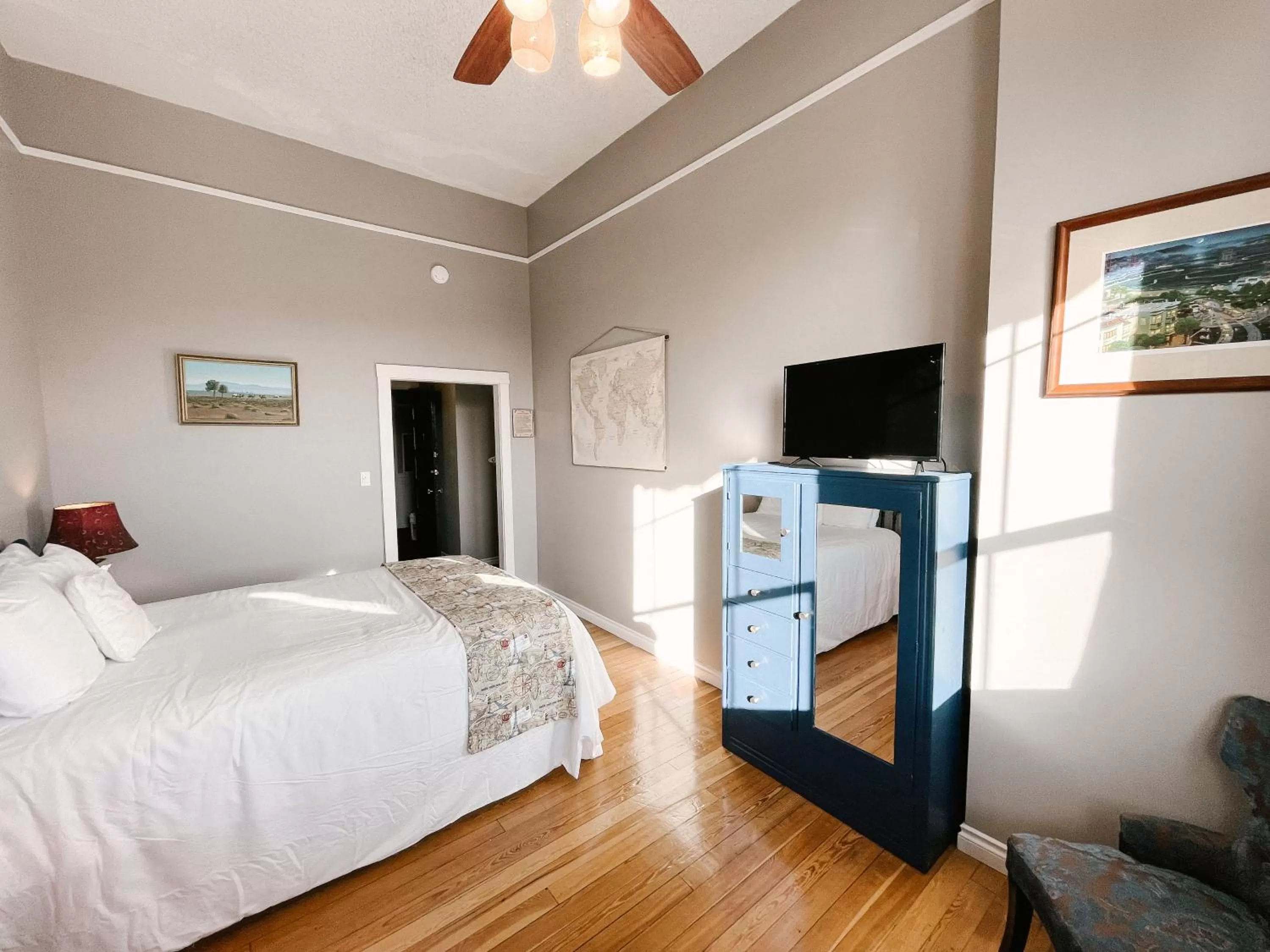 Bed in Northside School Bed & Breakfast