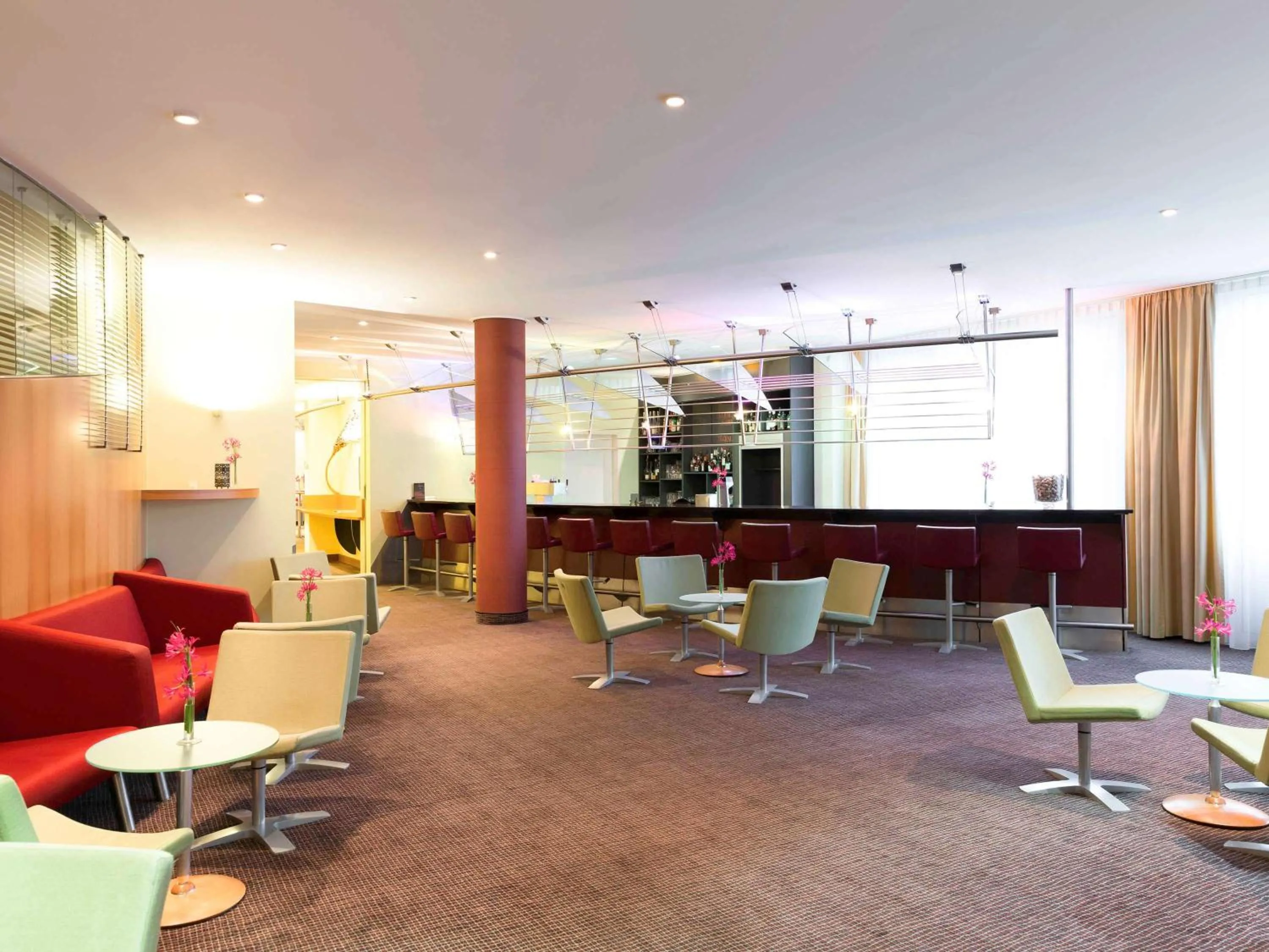 Lounge or bar in Novotel Mainz