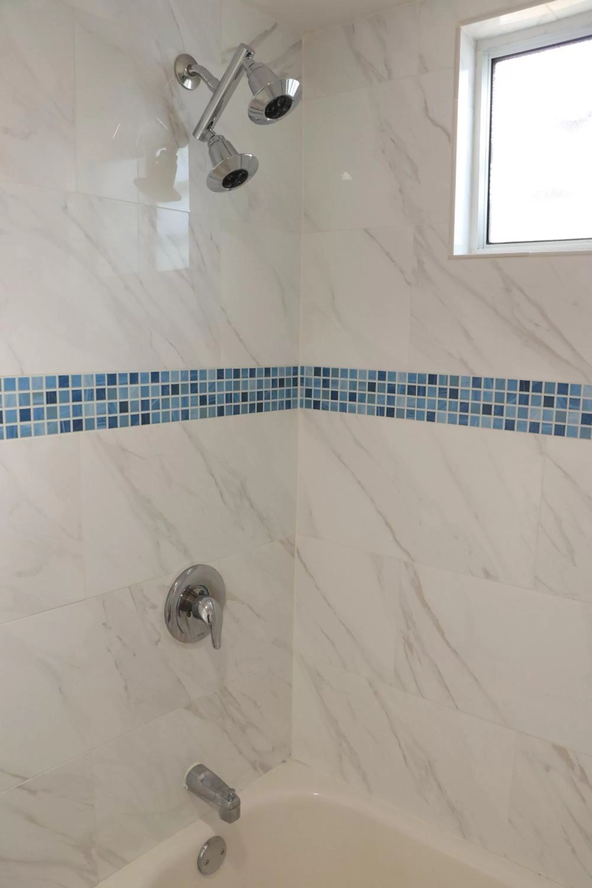 Shower in University Inn