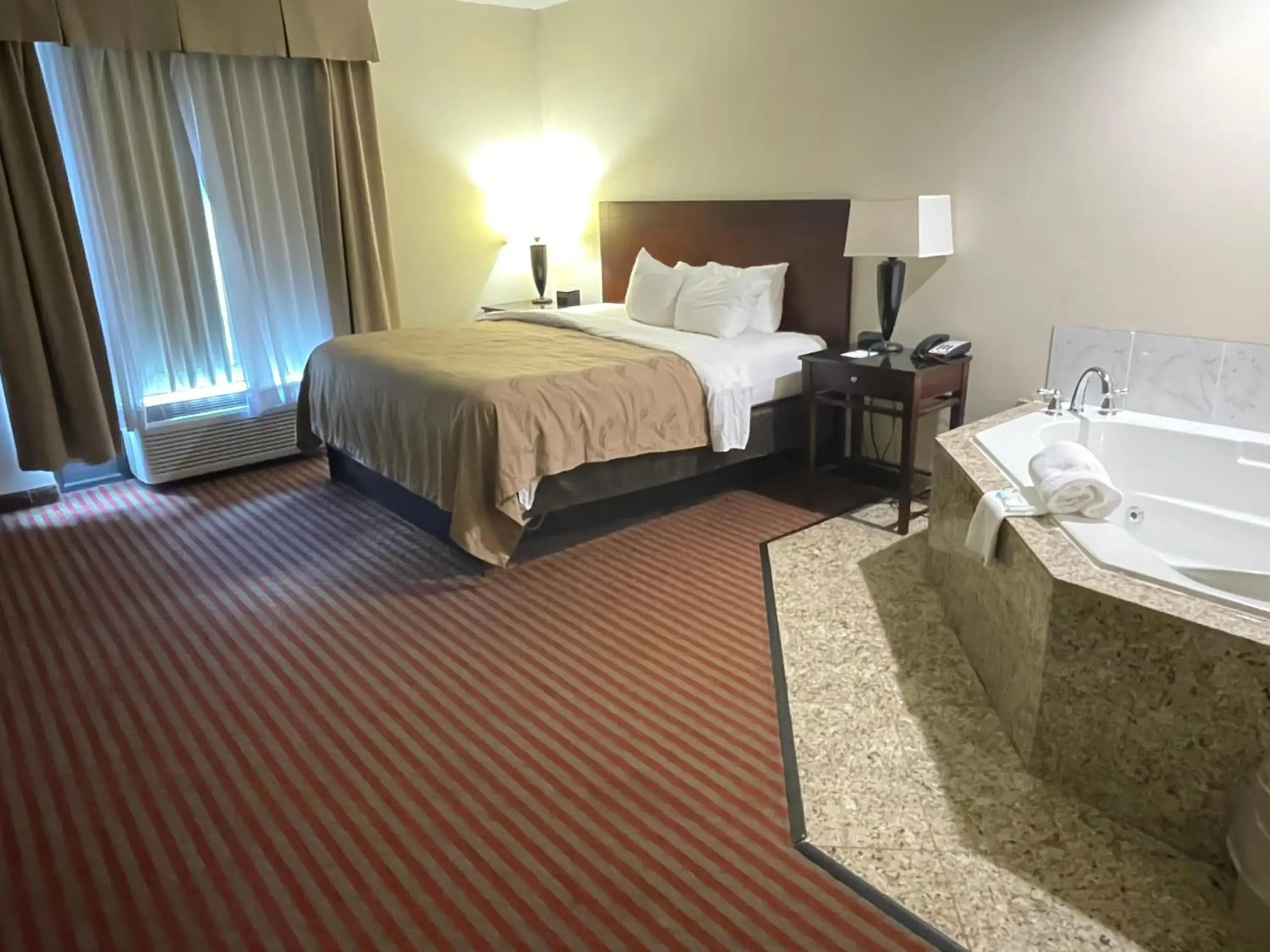 Bedroom, Bed in Quality Inn & Suites Bedroom, Bed in Quality Inn & Suites