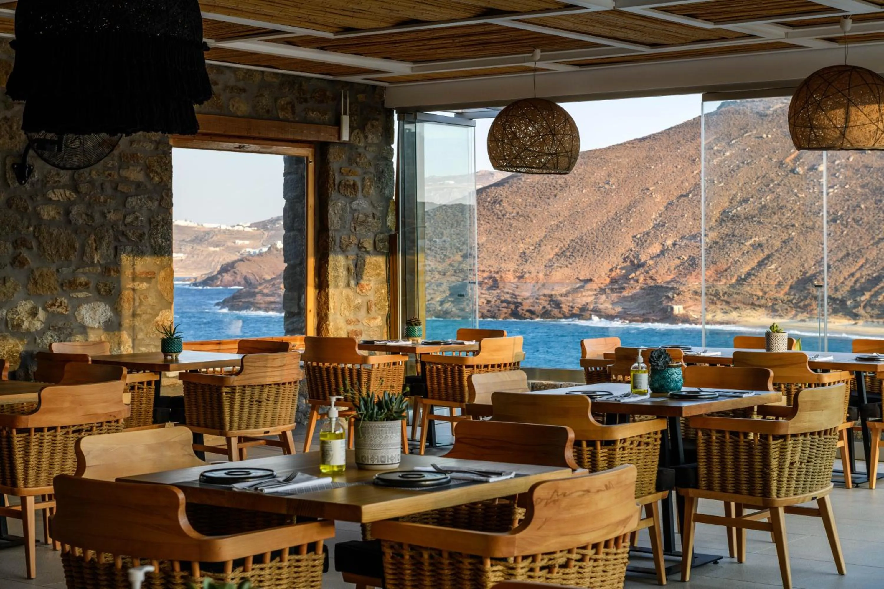 Restaurant/places to eat in Panormos Village Hotel