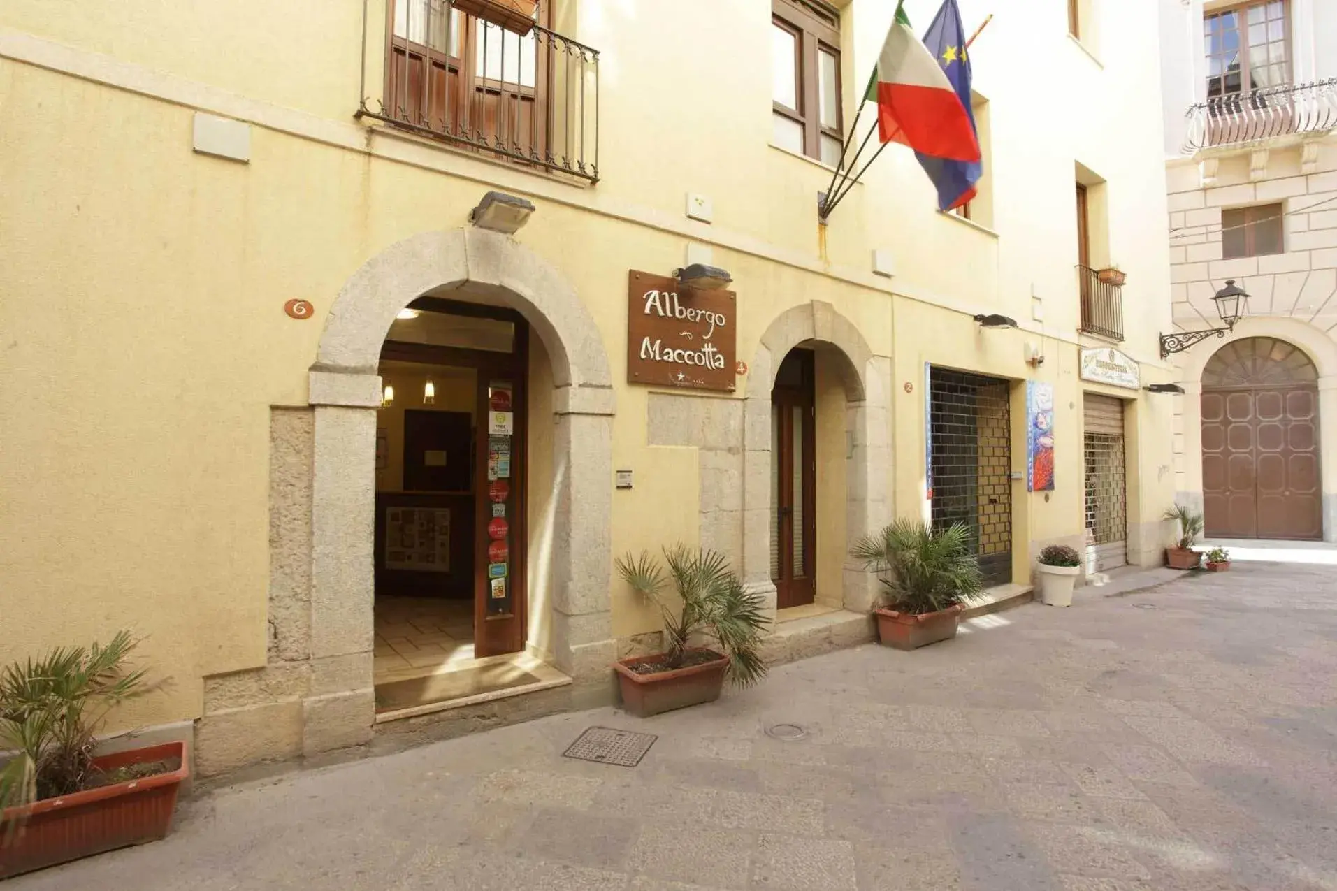 Facade/entrance in Albergo Maccotta