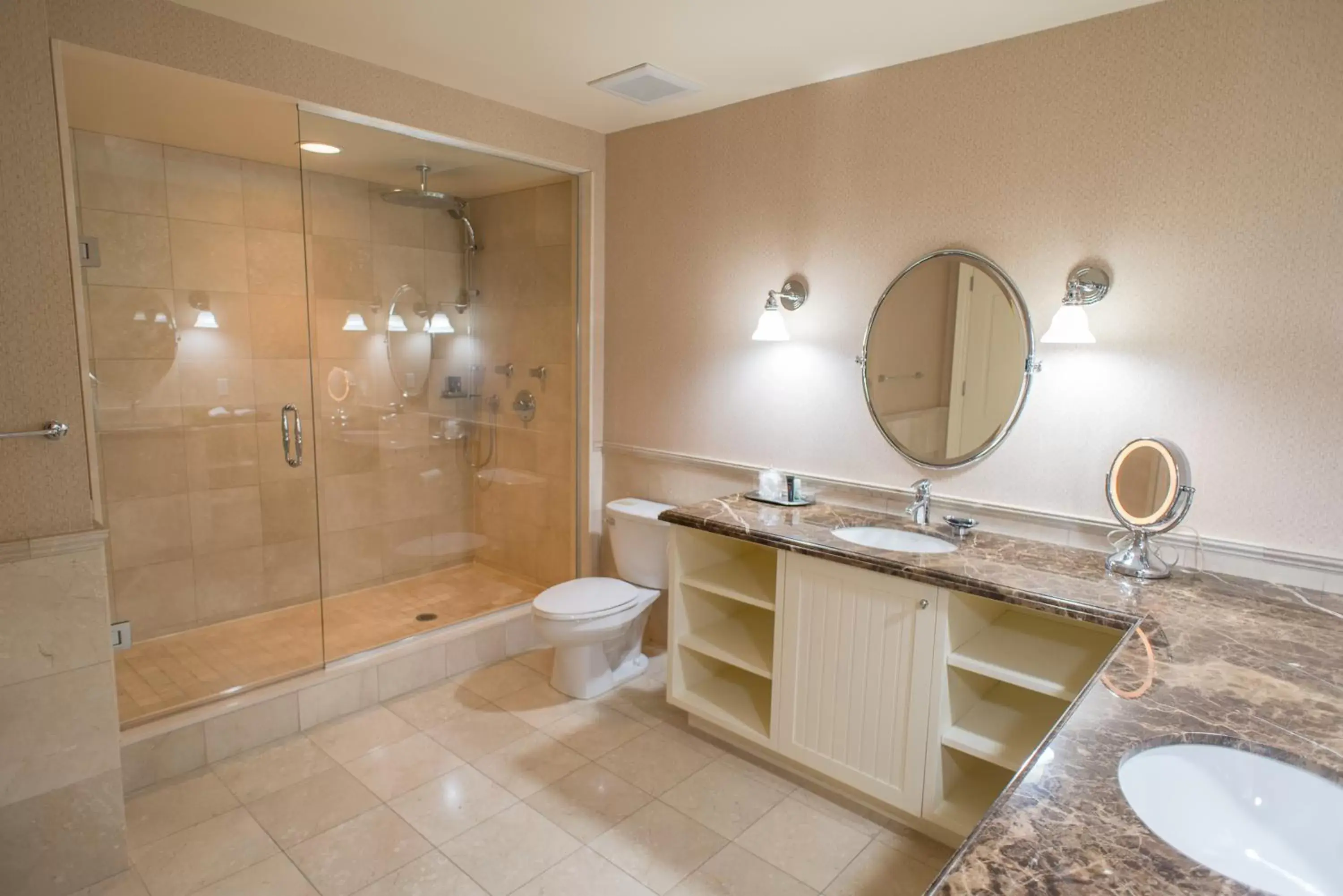 Shower, Bathroom in Rawley Resort, Spa & Marina