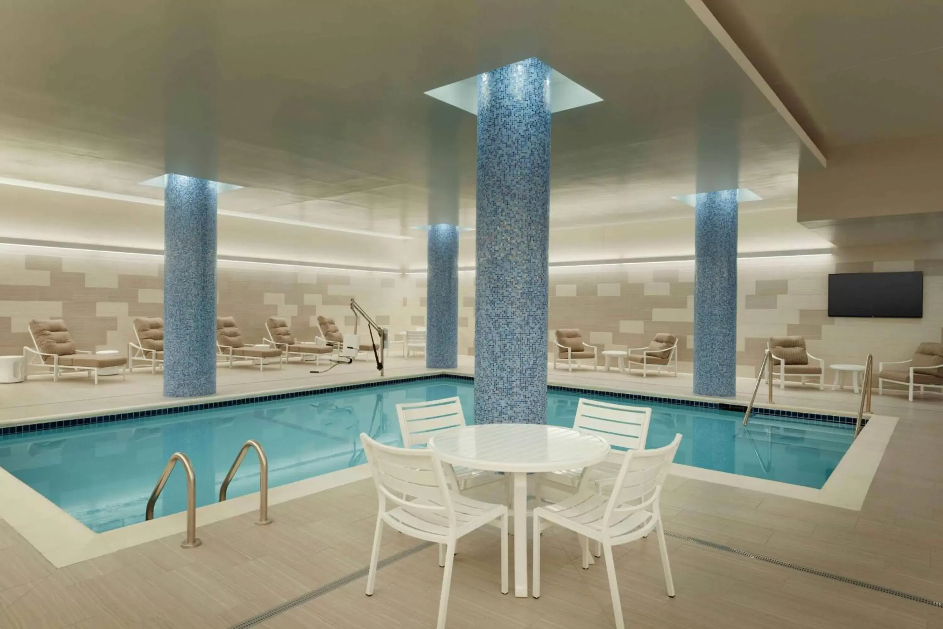 Pool view in Embassy Suites By Hilton Minneapolis Downtown Hotel Pool view in Embassy Suites By Hilton Minneapolis Downtown Hotel