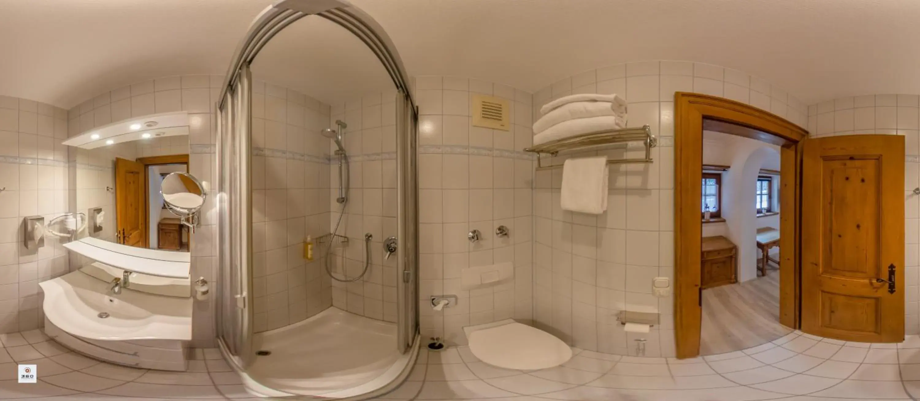 Bathroom in Landhotel Lärchenhügel