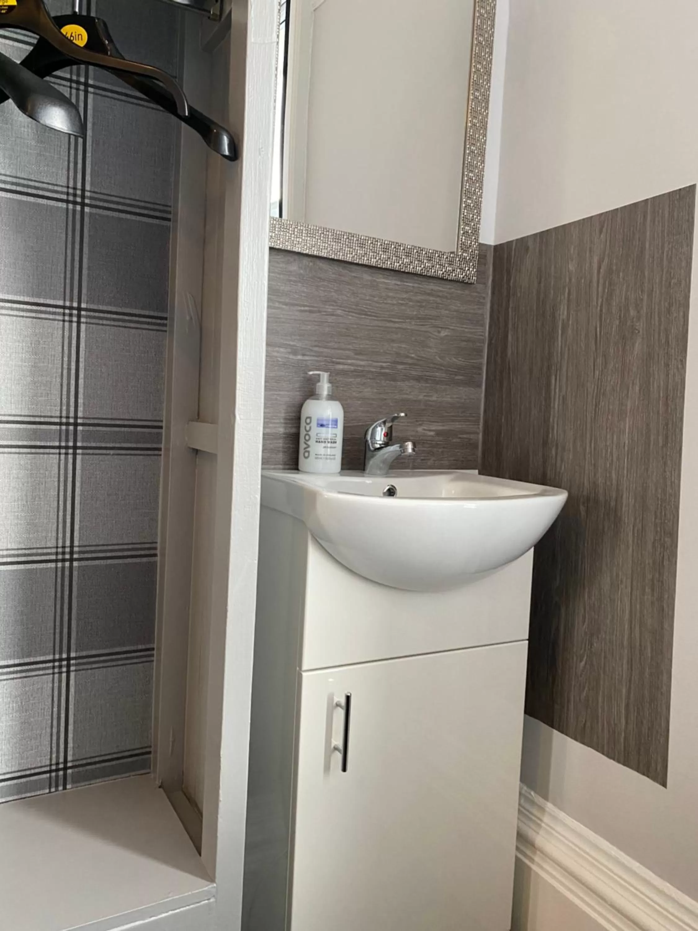 Bathroom in St Andrews house Hotel