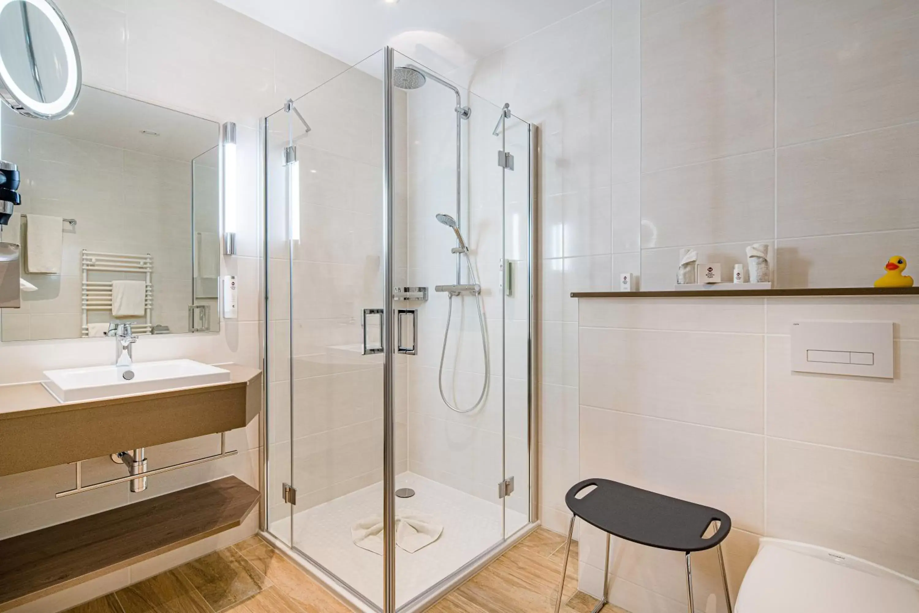 Photo of the whole room, Bathroom in Best Western Plus Kurhotel an der Obermaintherme
