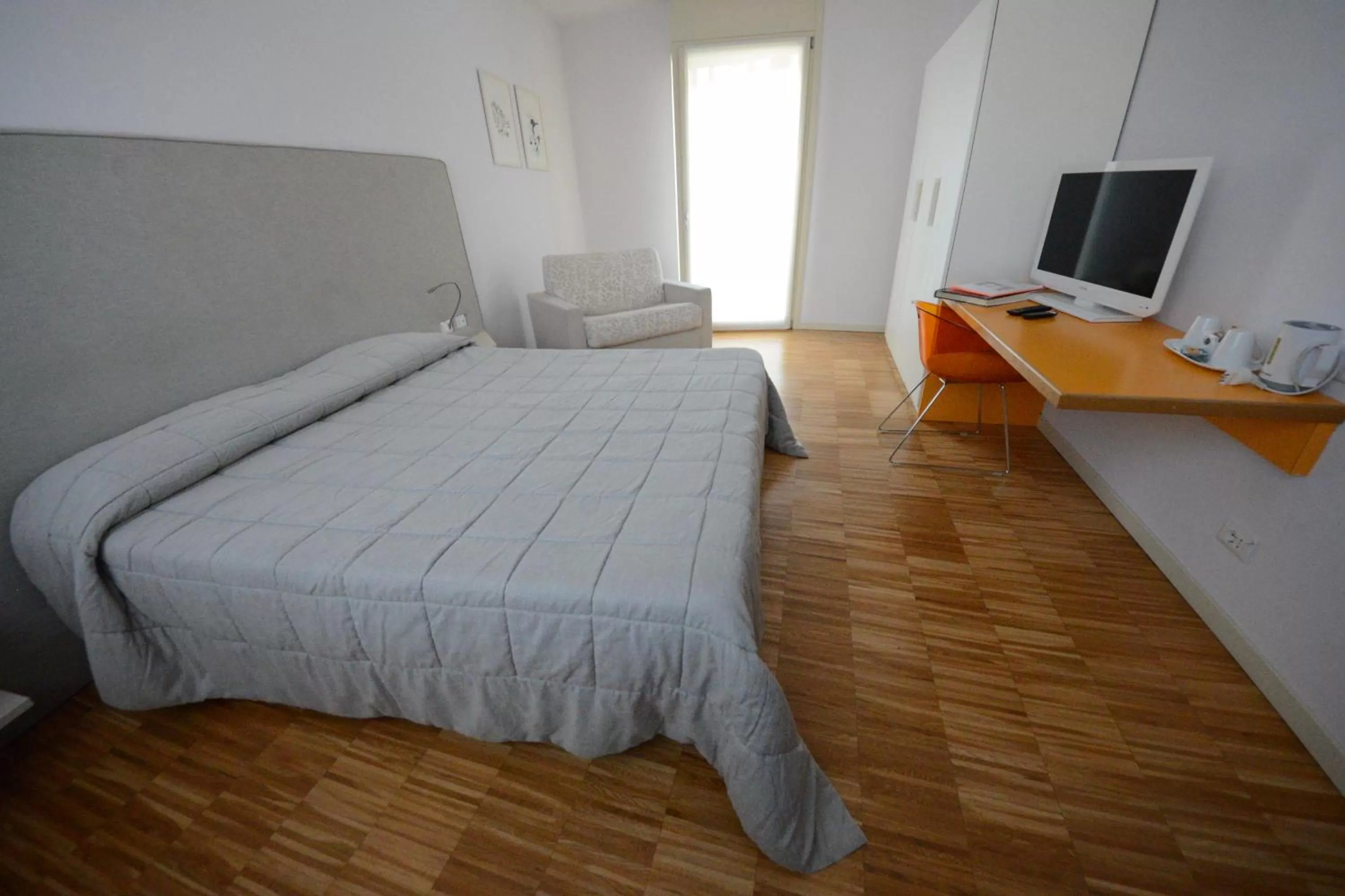 Bedroom, Bed in Stile Libero