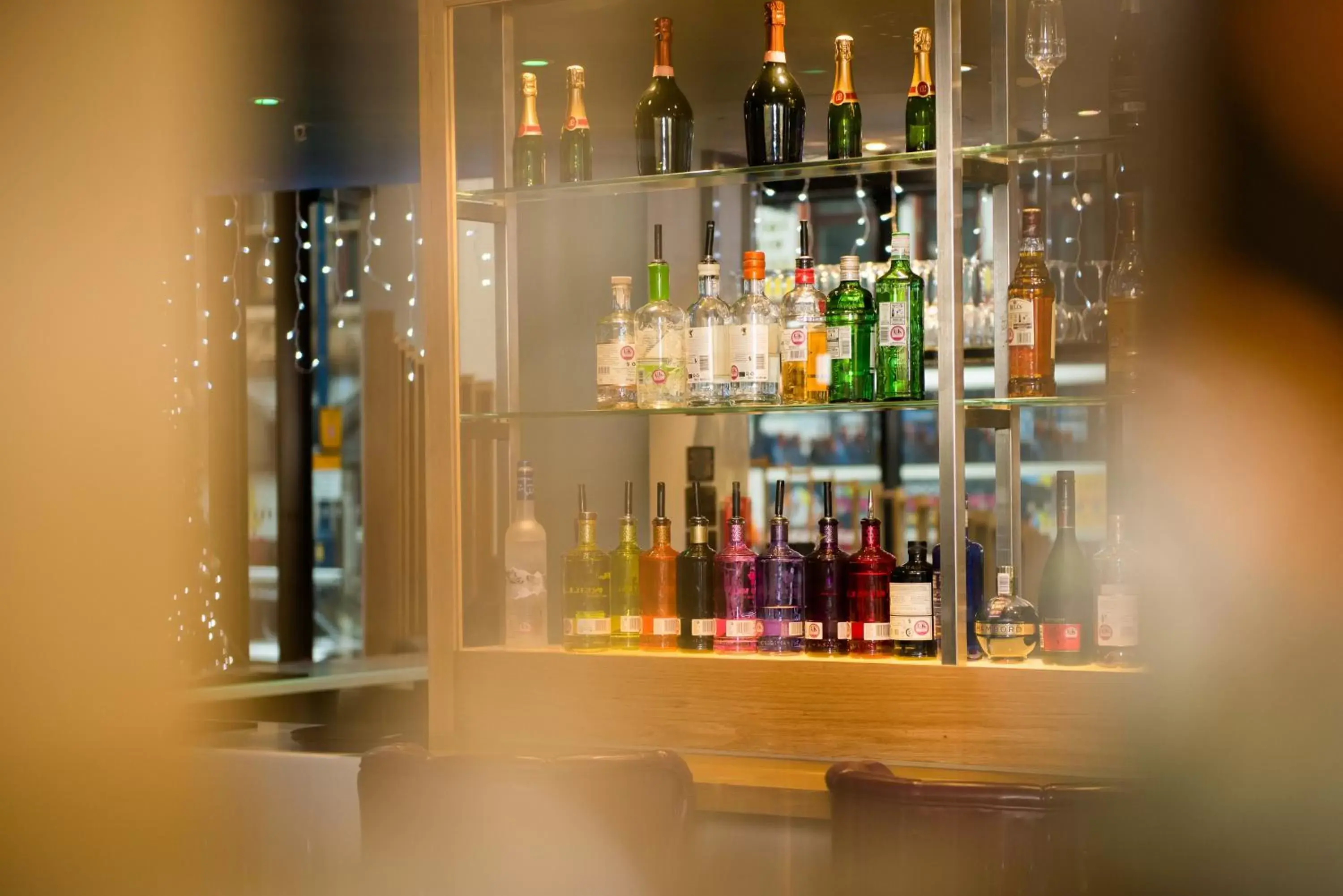 Lounge or bar, Drinks in Crowne Plaza Manchester City Centre, an IHG Hotel