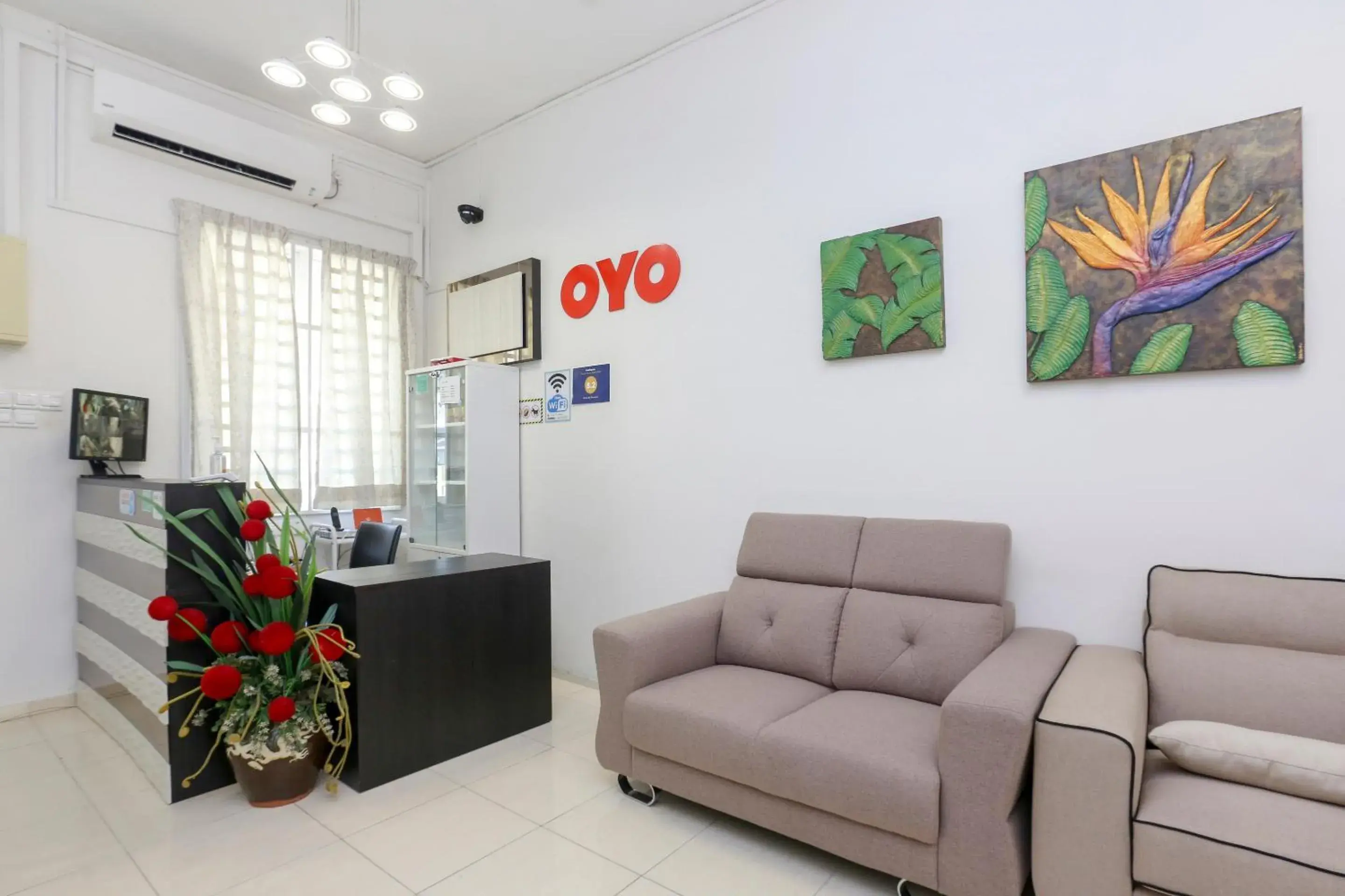 Lobby or reception, Seating Area in OYO 90132 Come Inn Premium