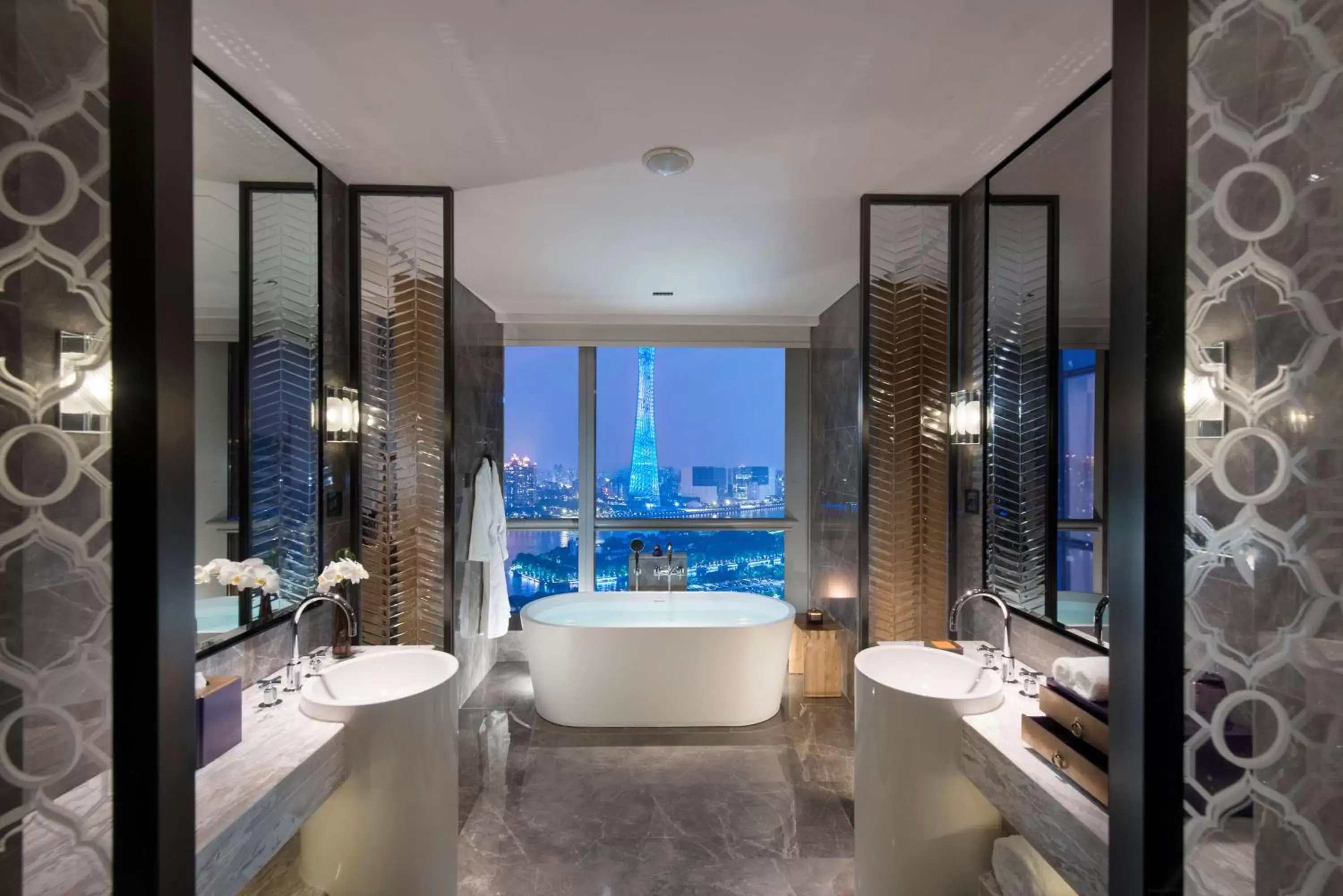 Bathroom in Conrad Guangzhou - Free shuttle between hotel and Exhibition Center during Canton Fair & Exhibitor registration Counter