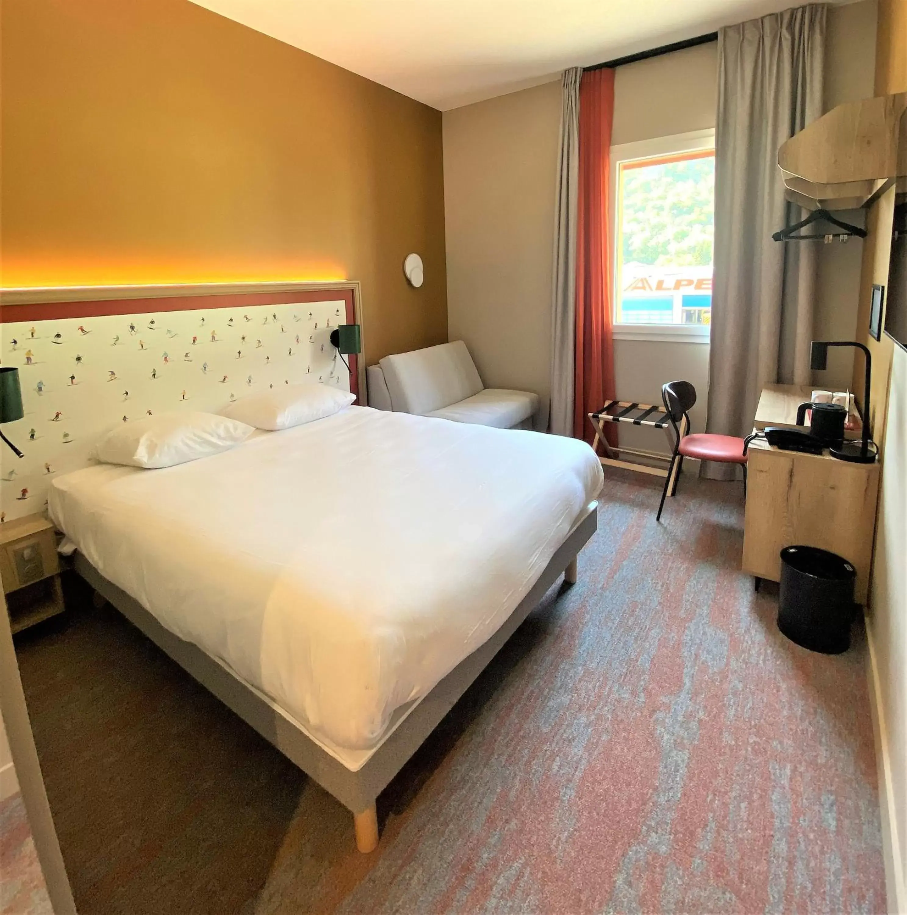 Photo of the whole room, Bed in Best Western Hotel Coeur de Maurienne
