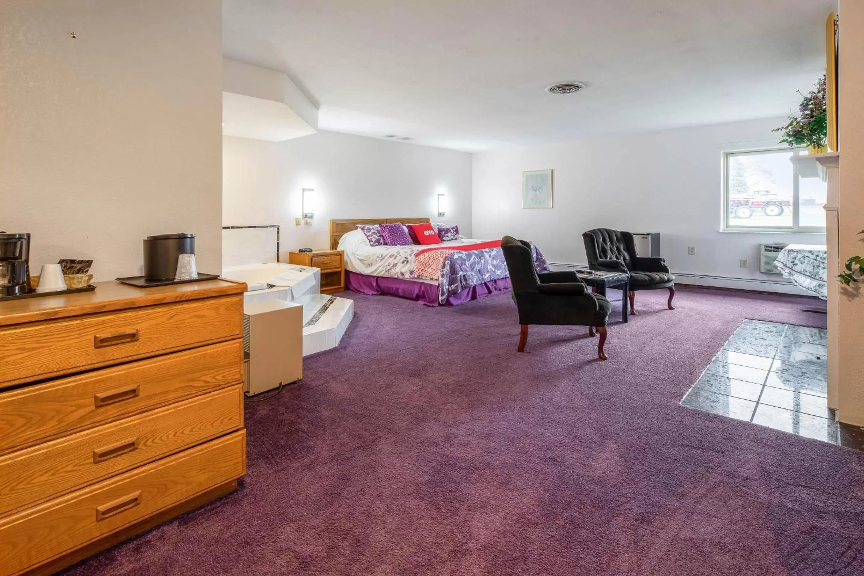 Bedroom in OYO Hotel Chesaning Route 52 & Hwy 57