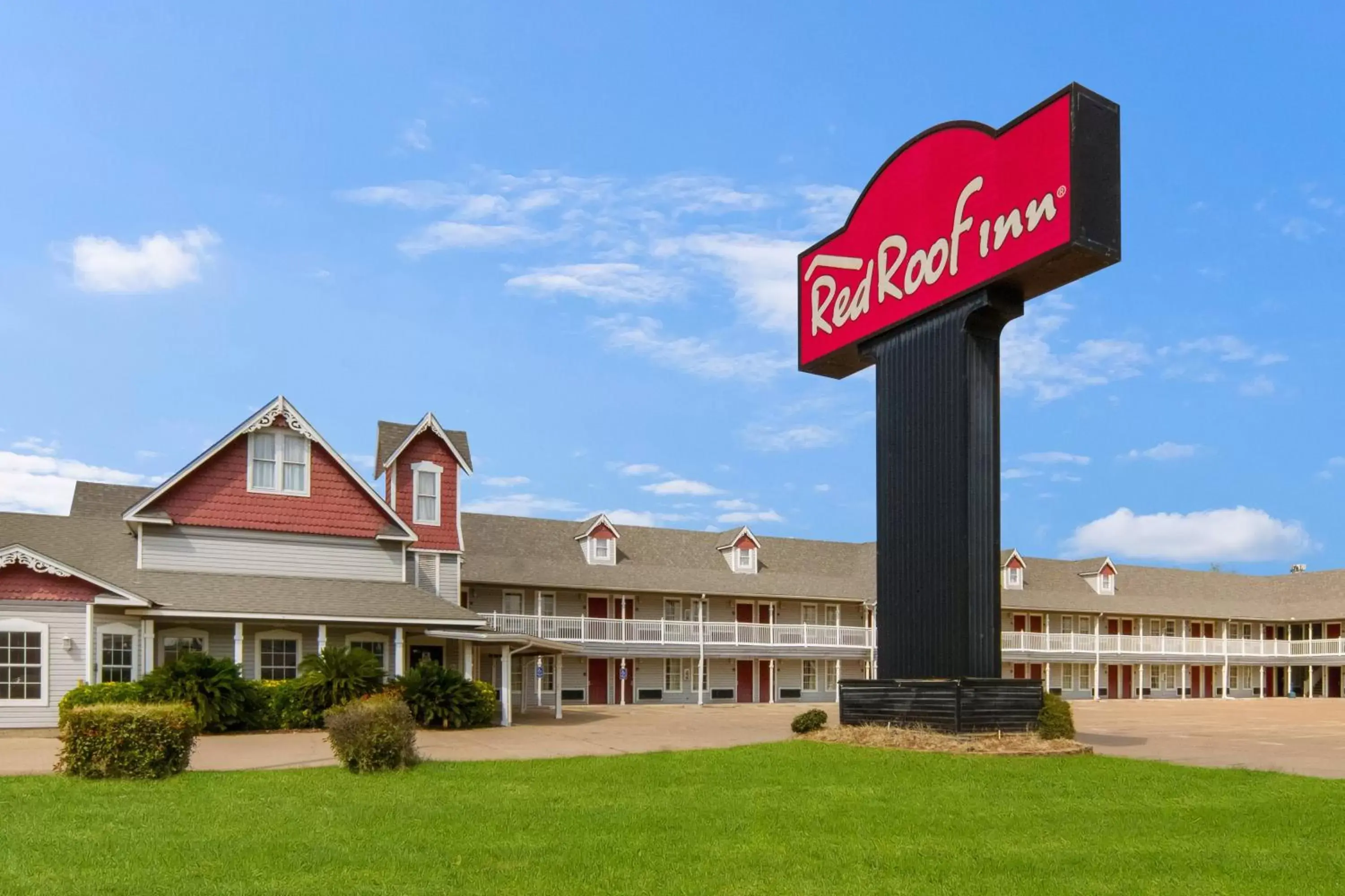 Property Building in Red Roof Inn Waco