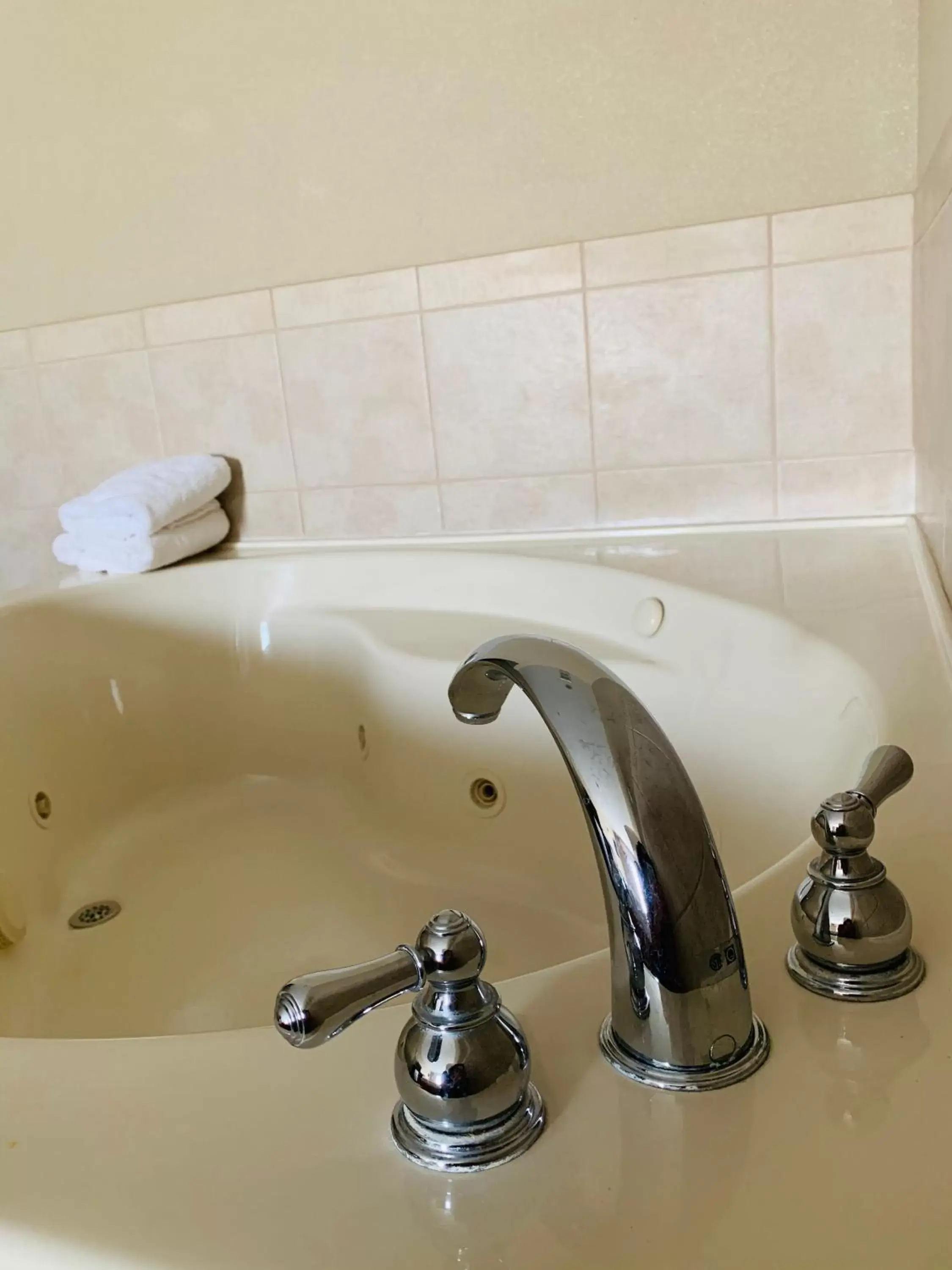 Bath, Bathroom in Country Inn & Suites by Radisson, Ithaca, NY