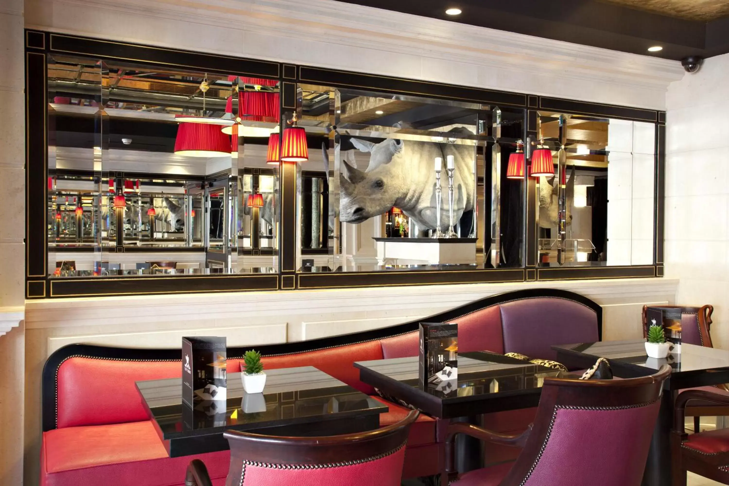 Lounge or bar, Lounge/Bar in Maison Albar Hotels Le Champs-Elysées