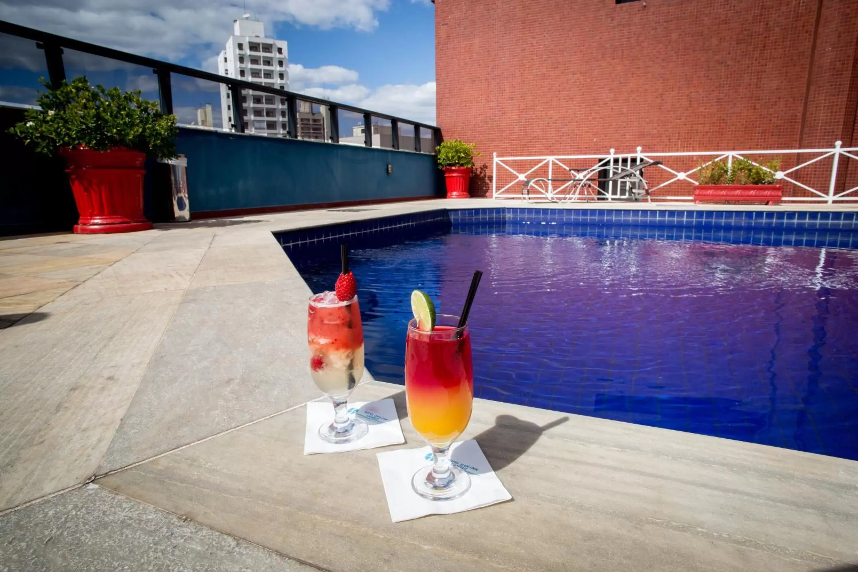 Swimming Pool in Dan Inn Campinas Cambuí - Um Hotel Clássico Em Campinas