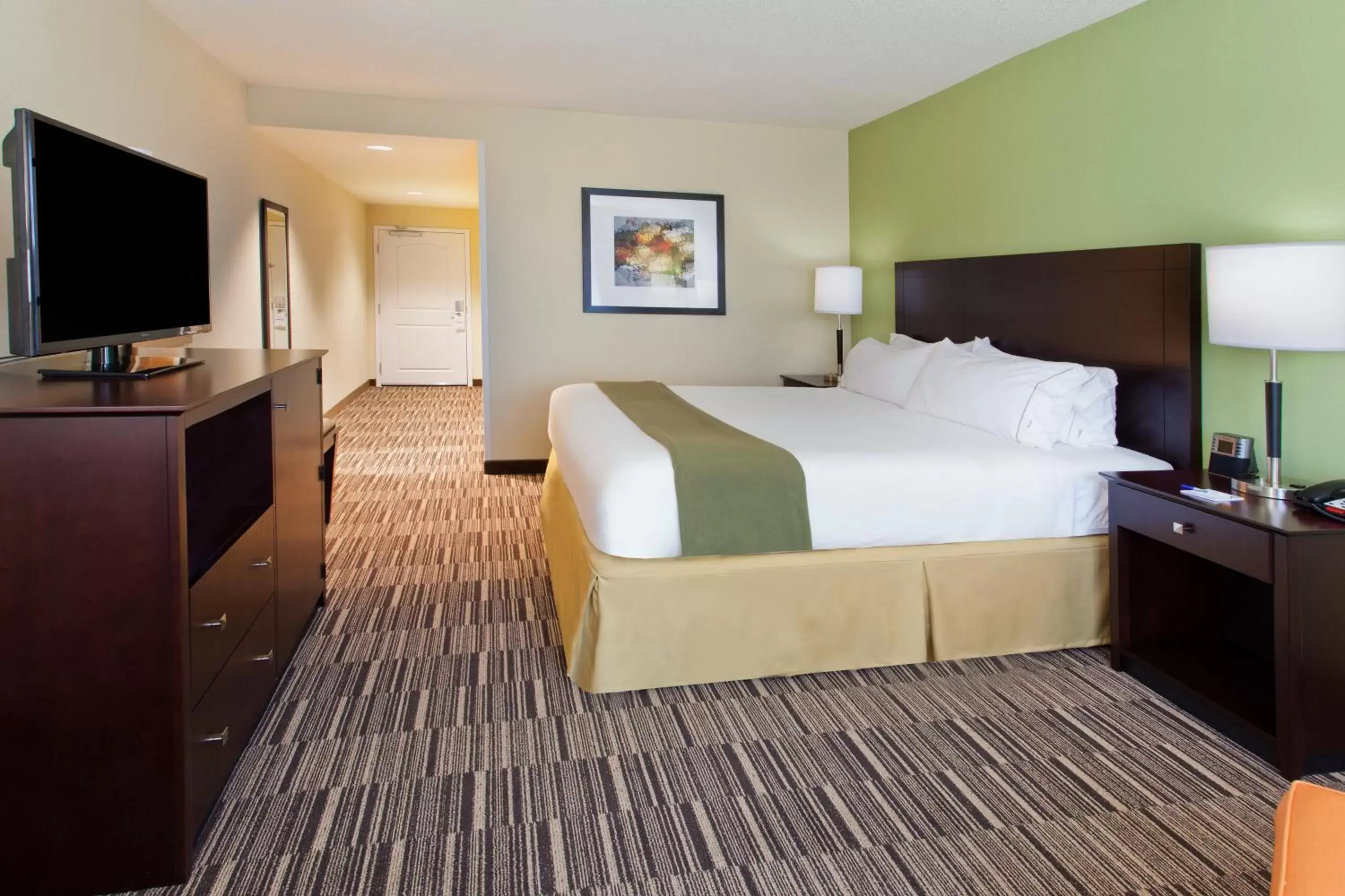 Photo of the whole room, Bed in Holiday Inn Express Hotel & Suites Huntsville West - Research Park, an IHG Hotel