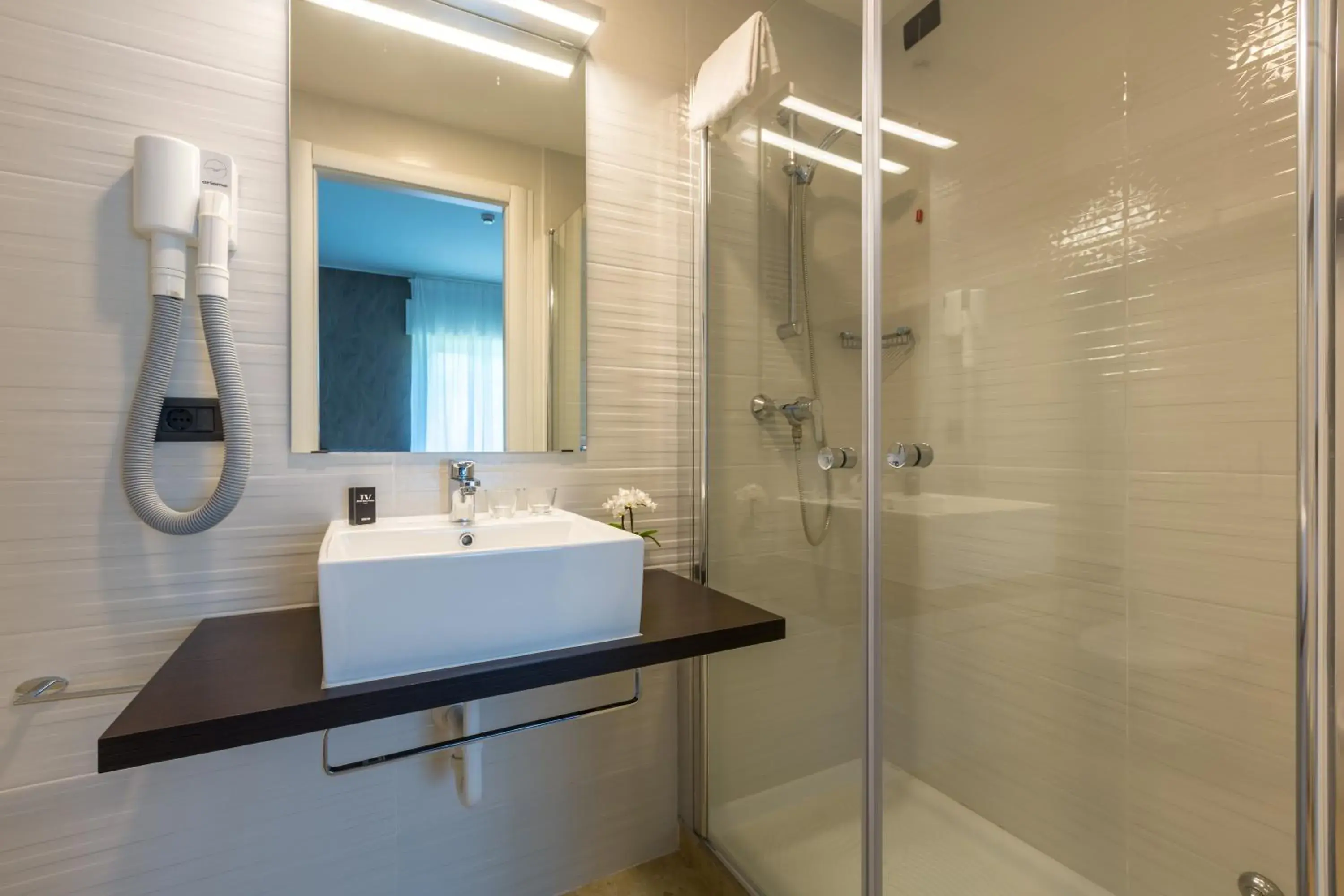 Bathroom in Hotel Isola Verde