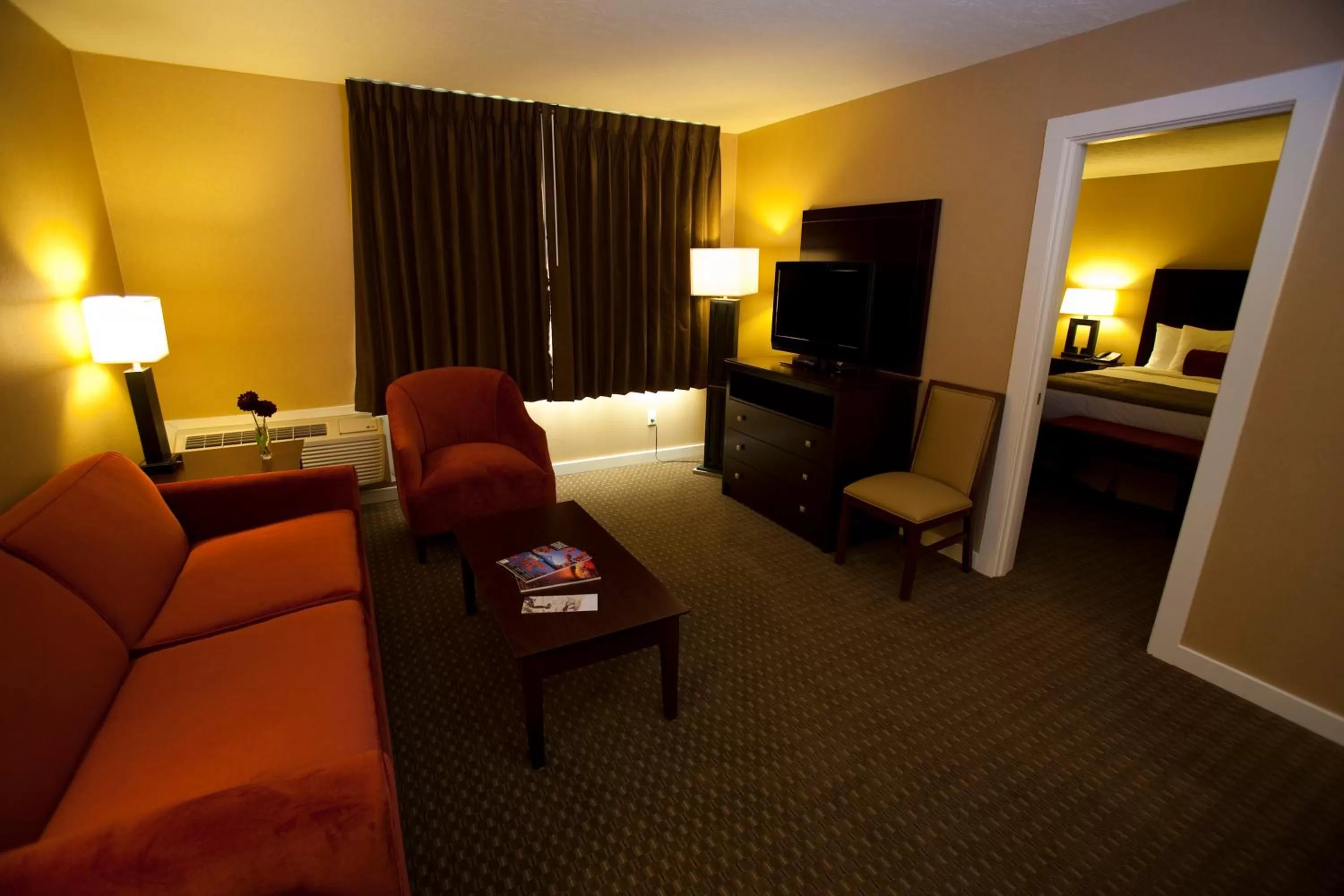 Living room, Bed in Celilo Inn