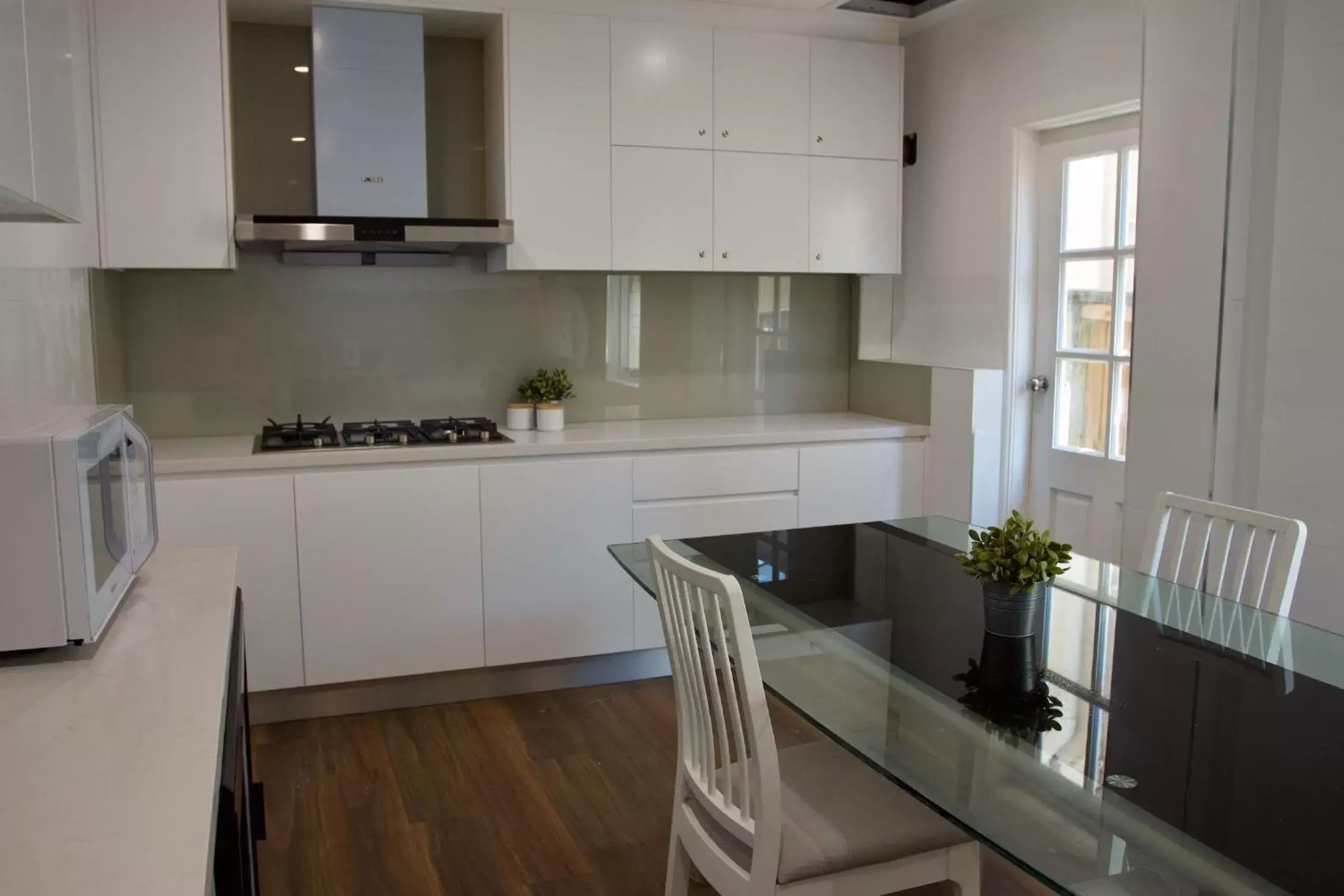 Communal kitchen, Kitchen/Kitchenette in Carnarvon Lodge Kirribilli, Sydney