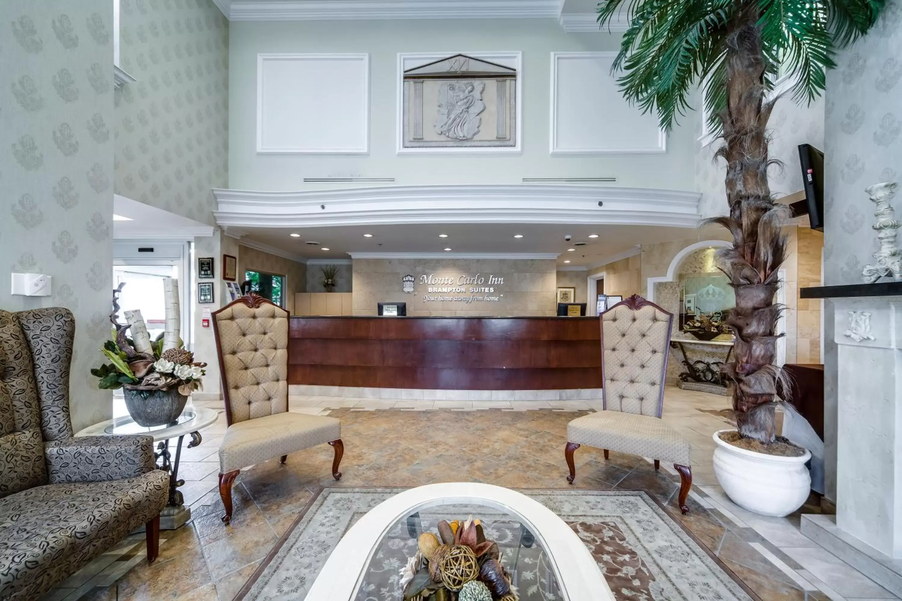 Lobby or reception in Monte Carlo Inn Brampton