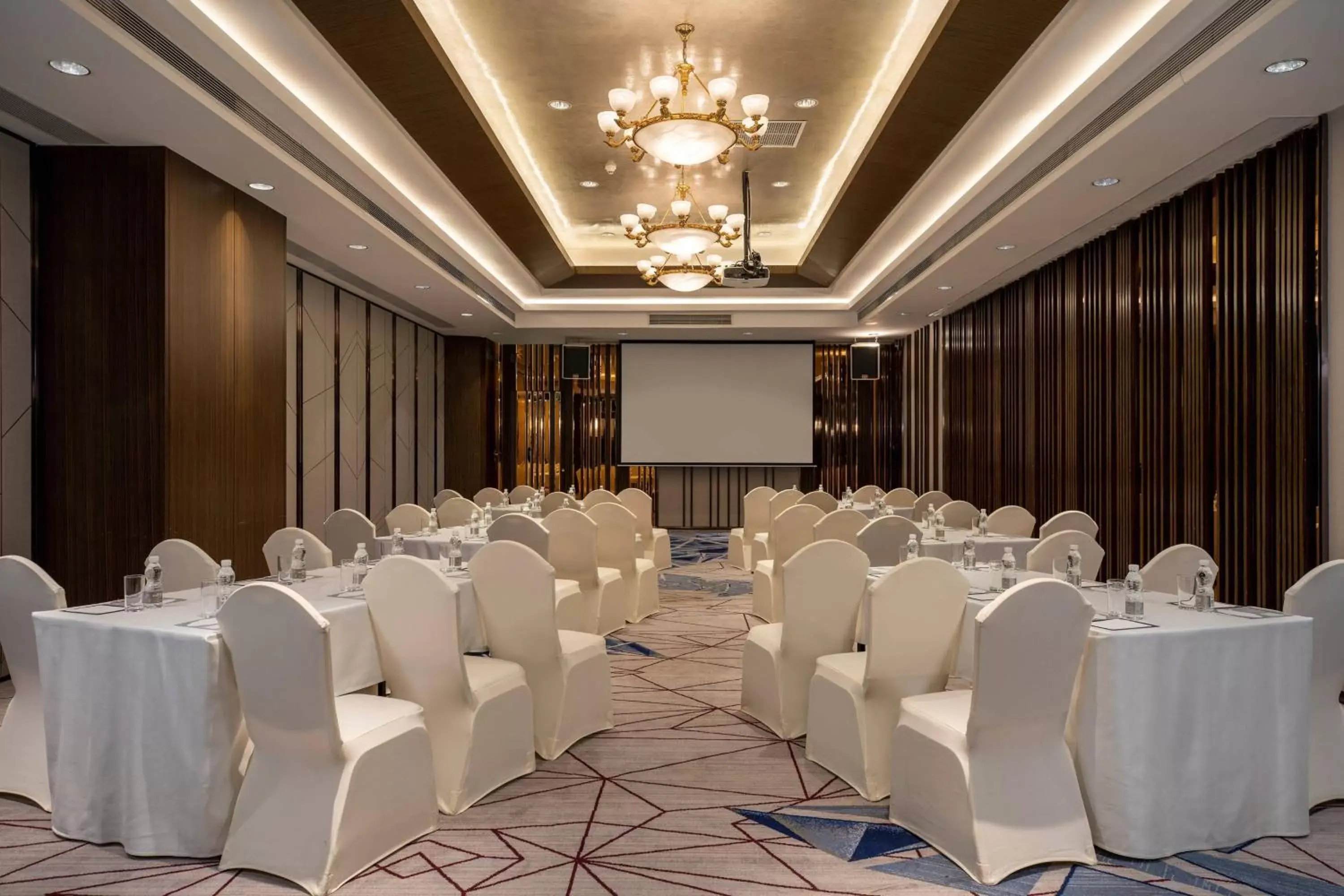 Meeting/conference room, Banquet Facilities in Renaissance Shenzhen Luohu Hotel