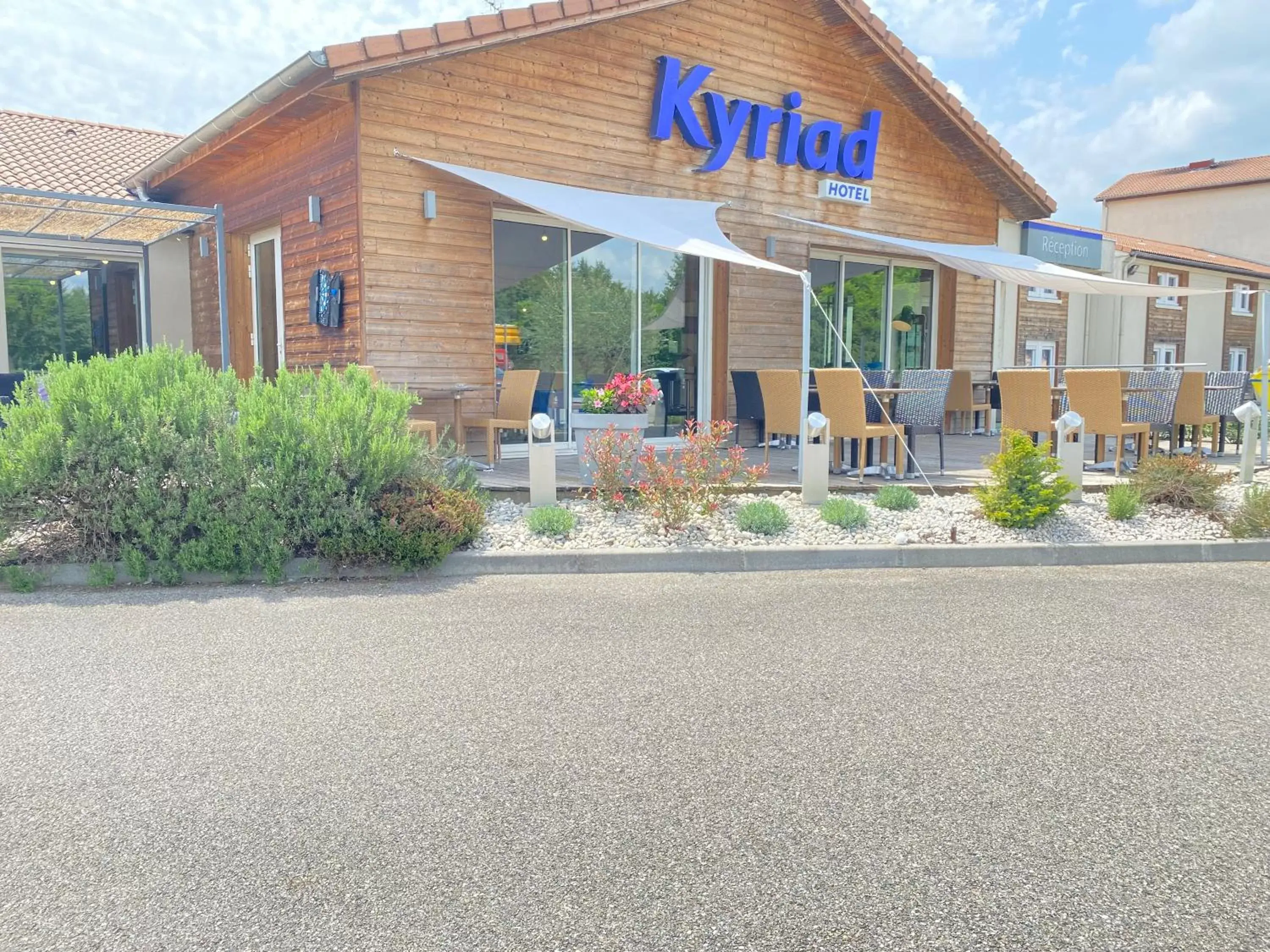 Property Building in Kyriad Bourgoin-Jallieu