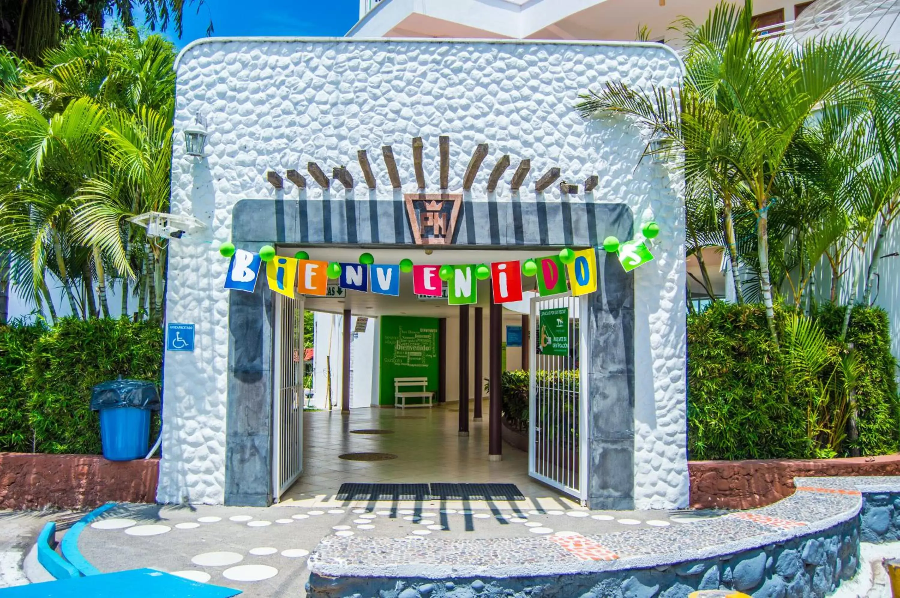 Facade/entrance in Hotel Puente Nacional & Spa