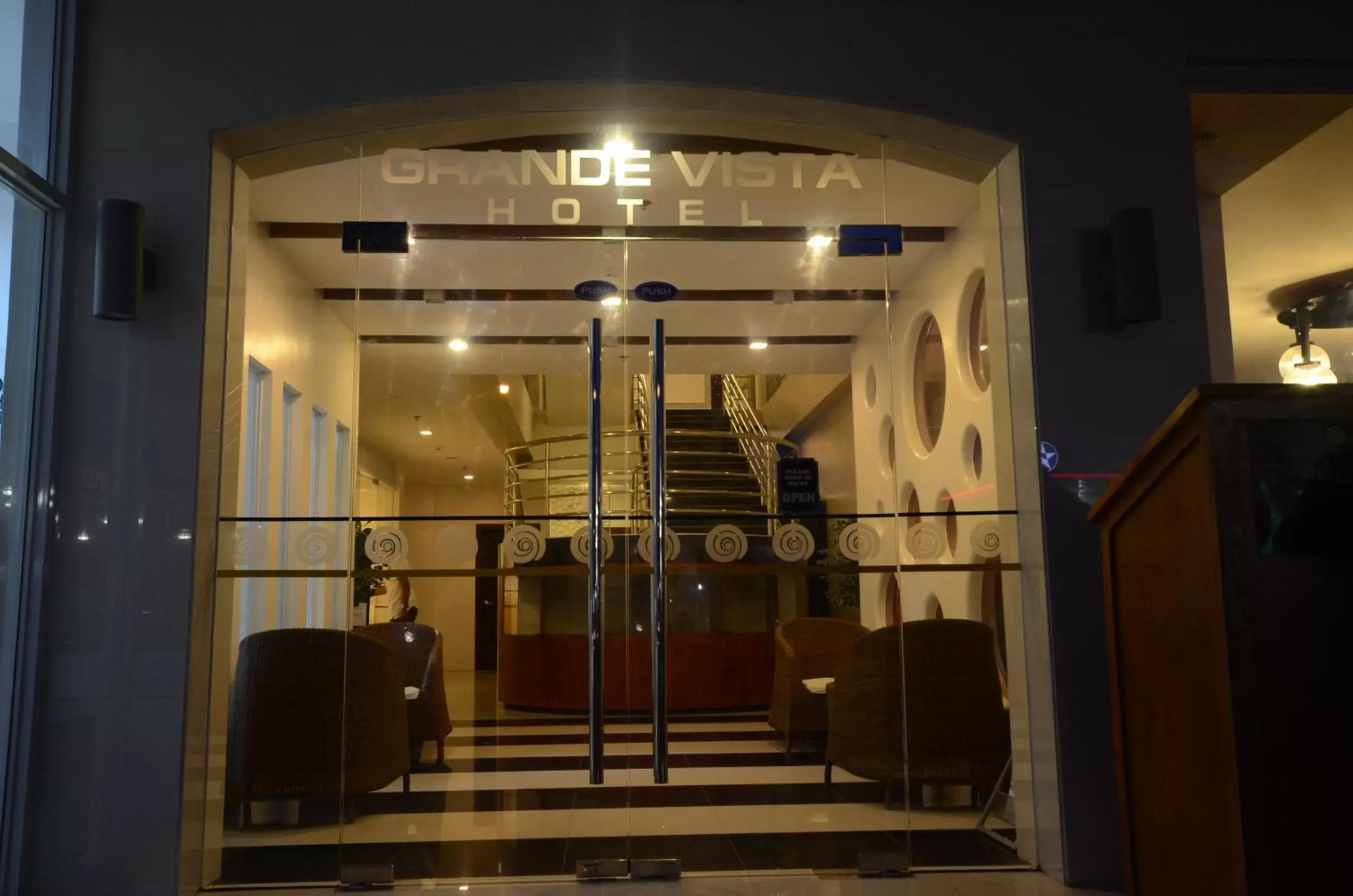 Facade/entrance in Grande Vista Hotel