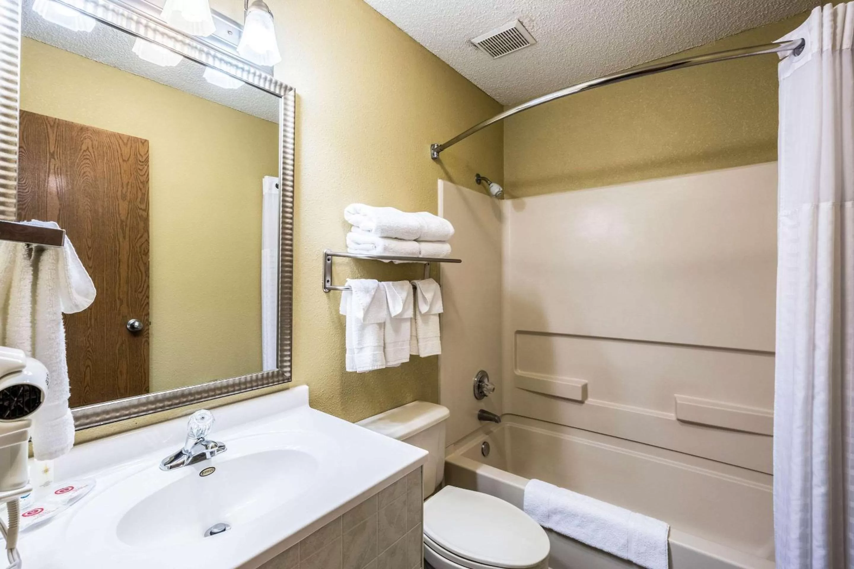 Bathroom in Quality Inn Scottsbluff