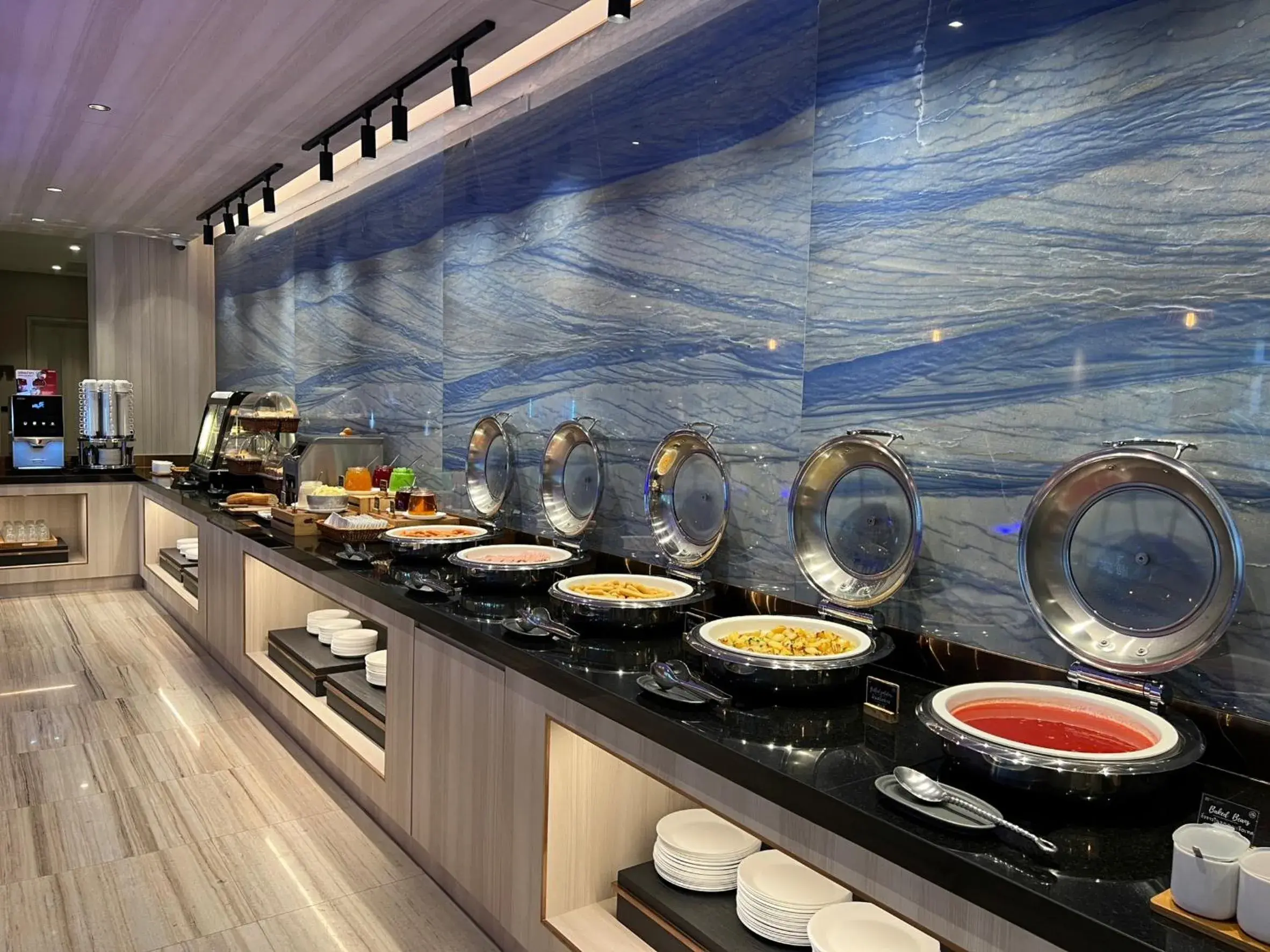 Food and drinks in Fifth Pattaya Jomtien By Shiwalai Int Food and drinks in Fifth Pattaya Jomtien By Shiwalai Int