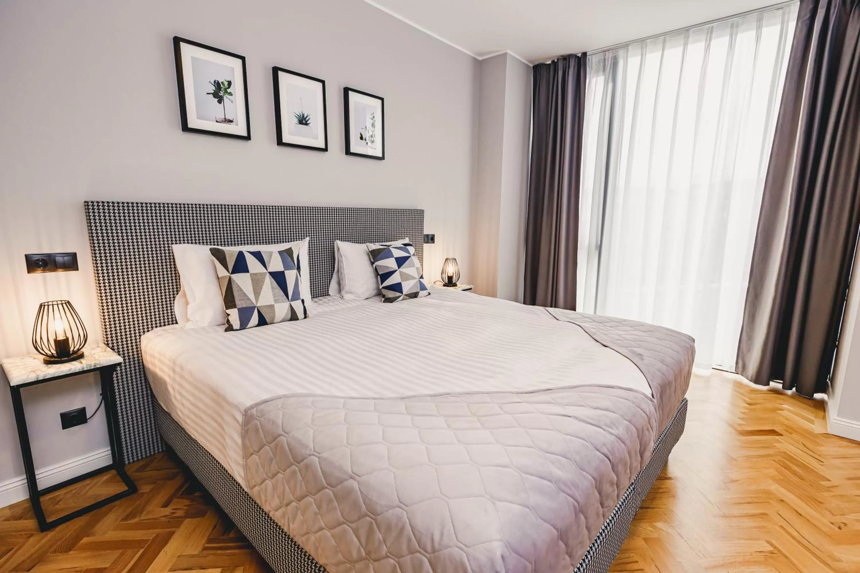 Bed in Hermanns Hotel & Spa Sibiu