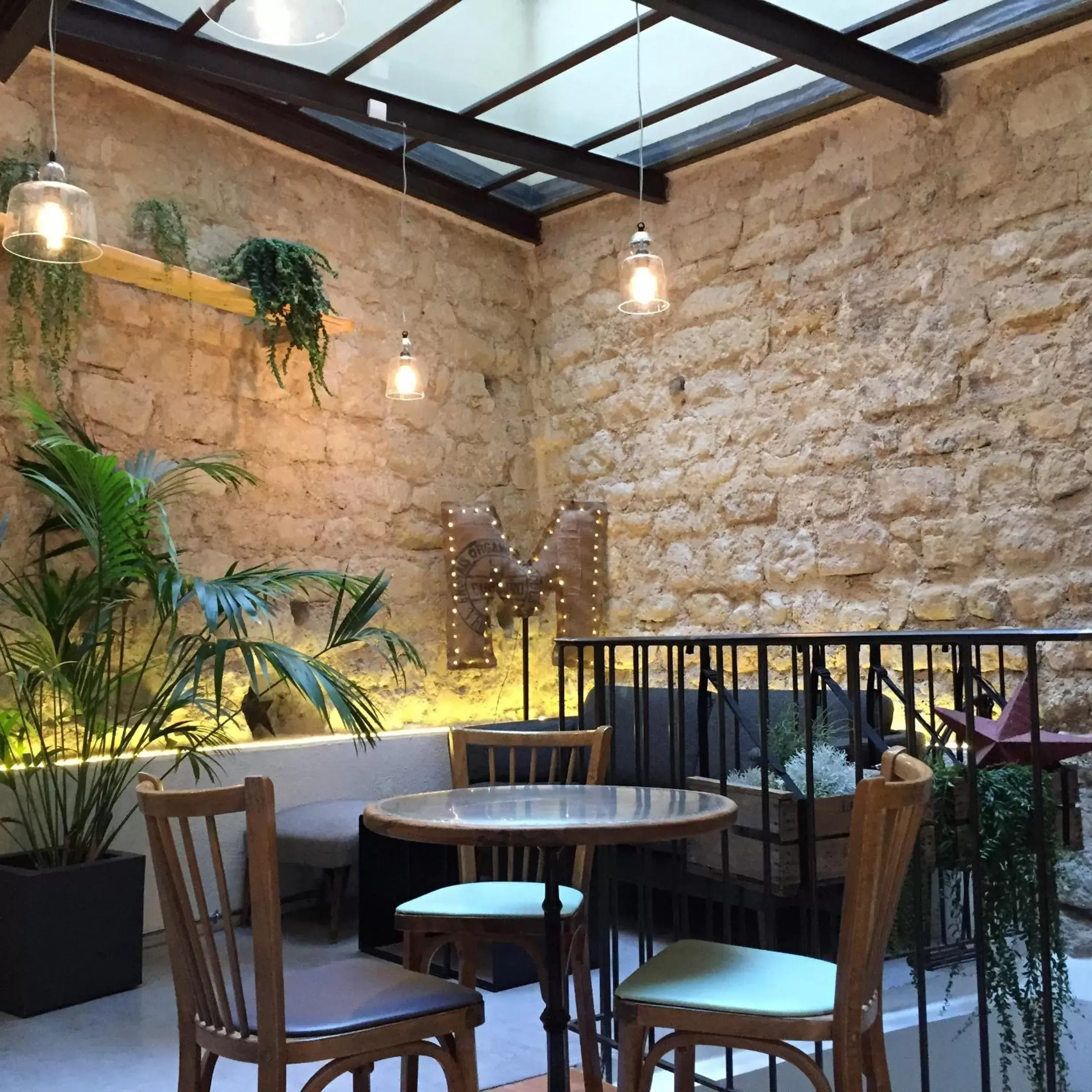 Lounge or bar, Restaurant/Places to Eat in Hôtel Maxim Quartier Latin