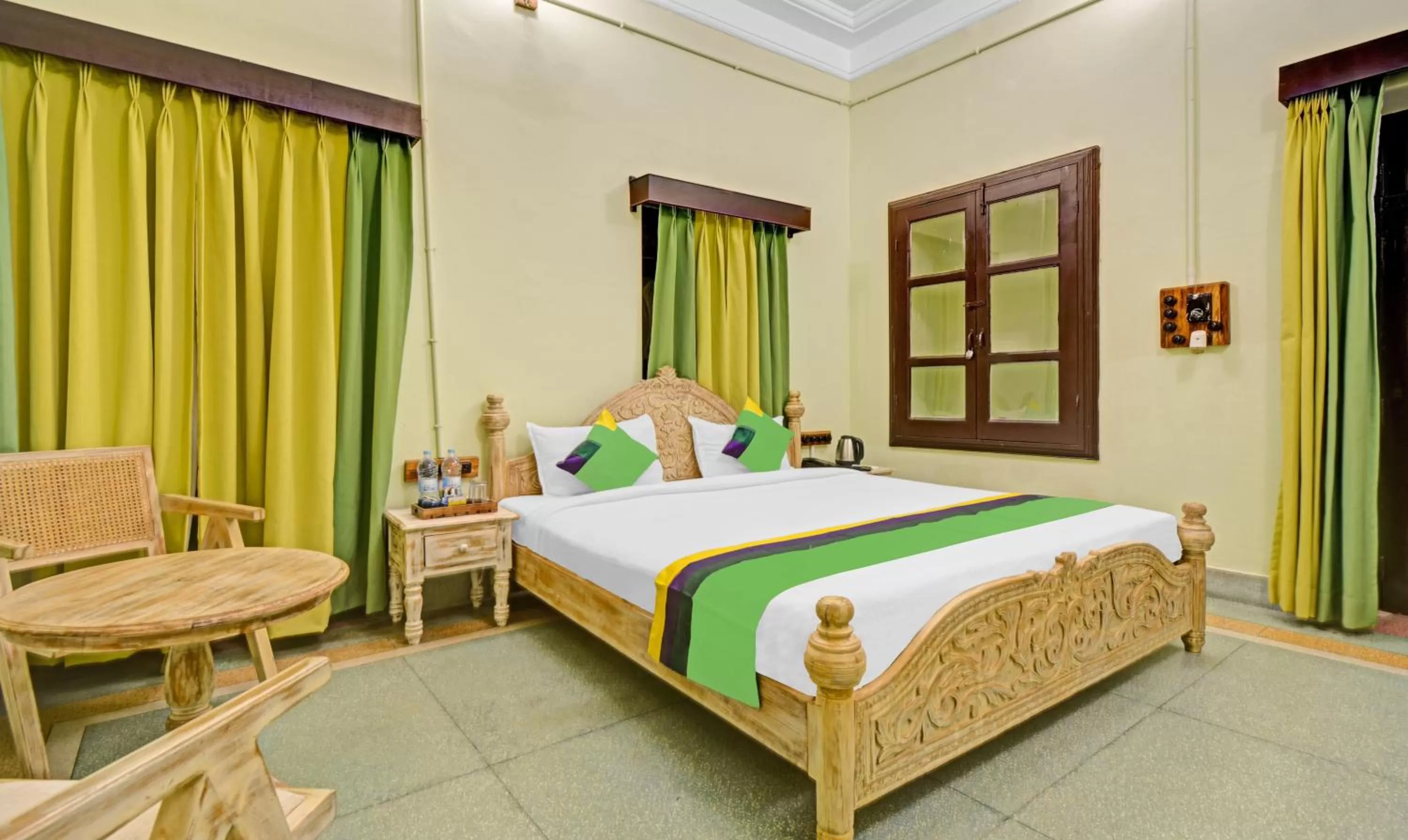 Bed in Treebo The Regal House, Near Fateh Sagar Lake