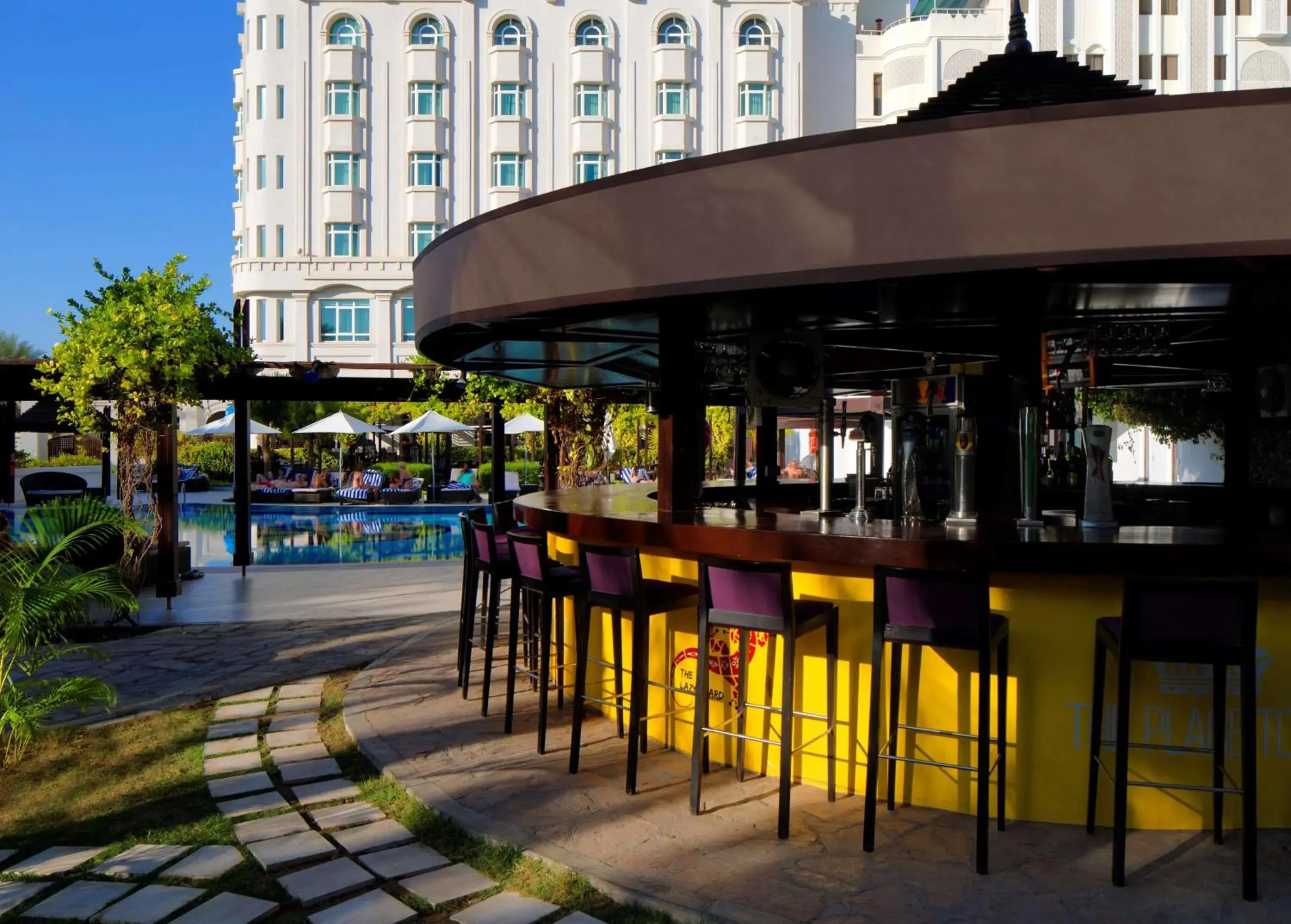 Patio, Lounge/Bar in Radisson Blu Hotel, Muscat