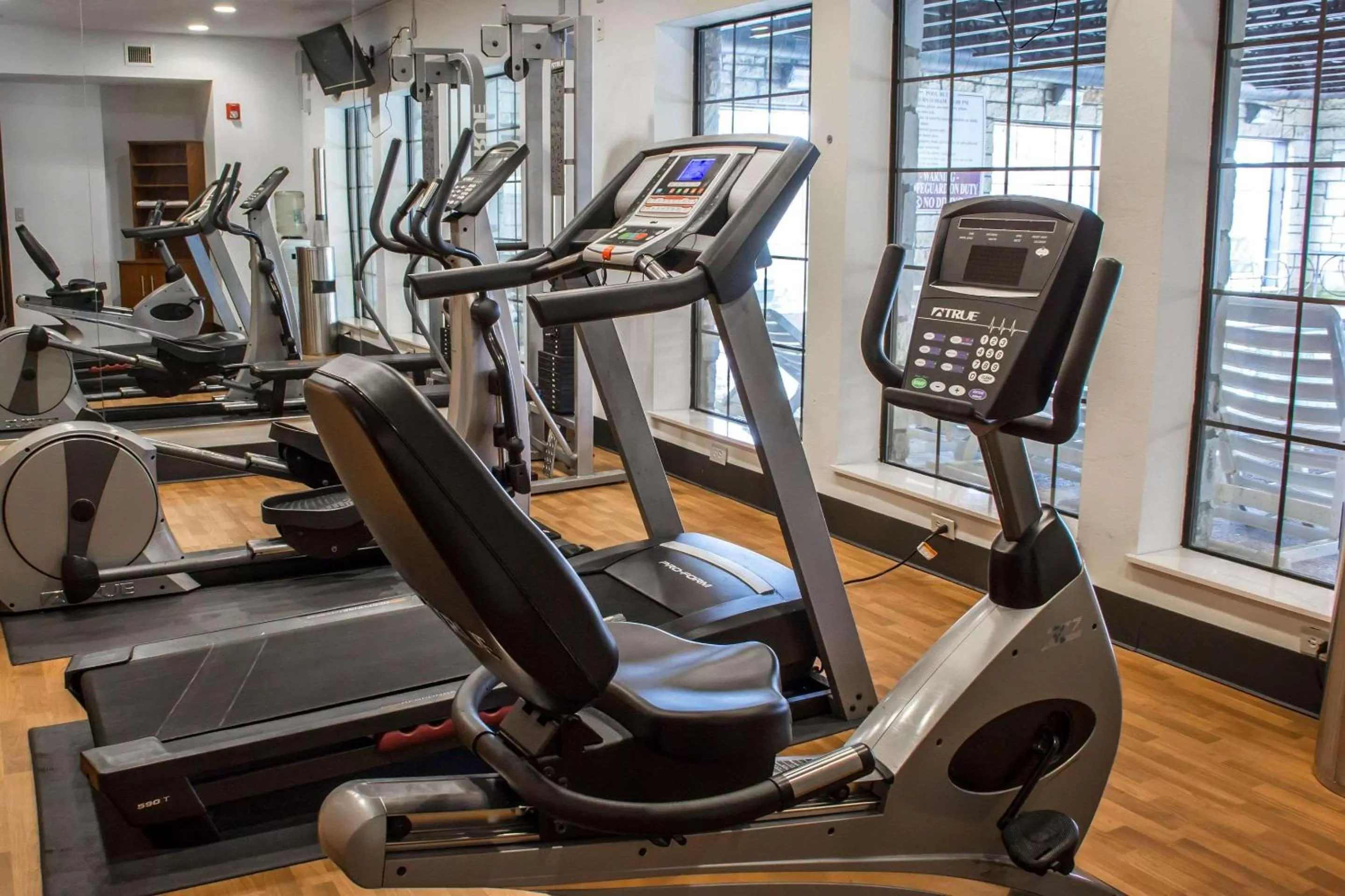 Fitness centre/facilities in Comfort Suites Near Seaworld