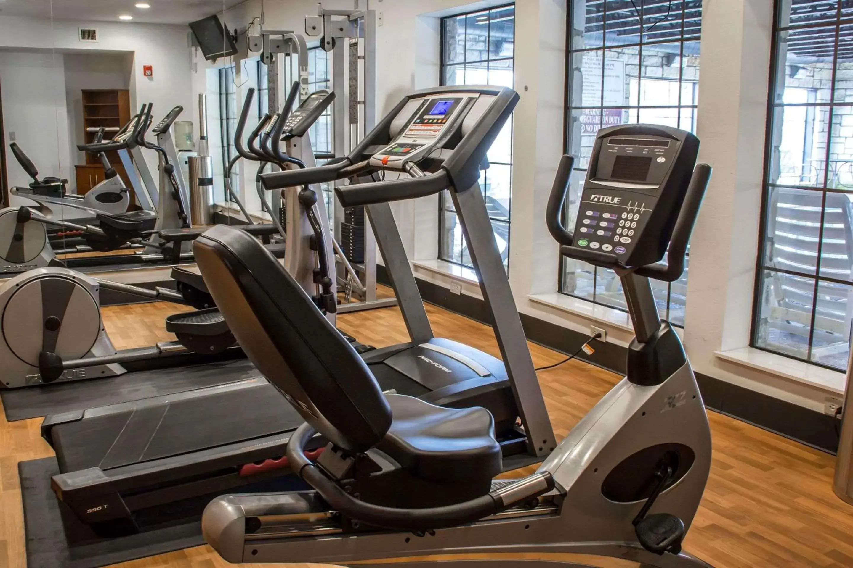 Fitness centre/facilities, Fitness Center/Facilities in Comfort Suites Sea World/ Lackland