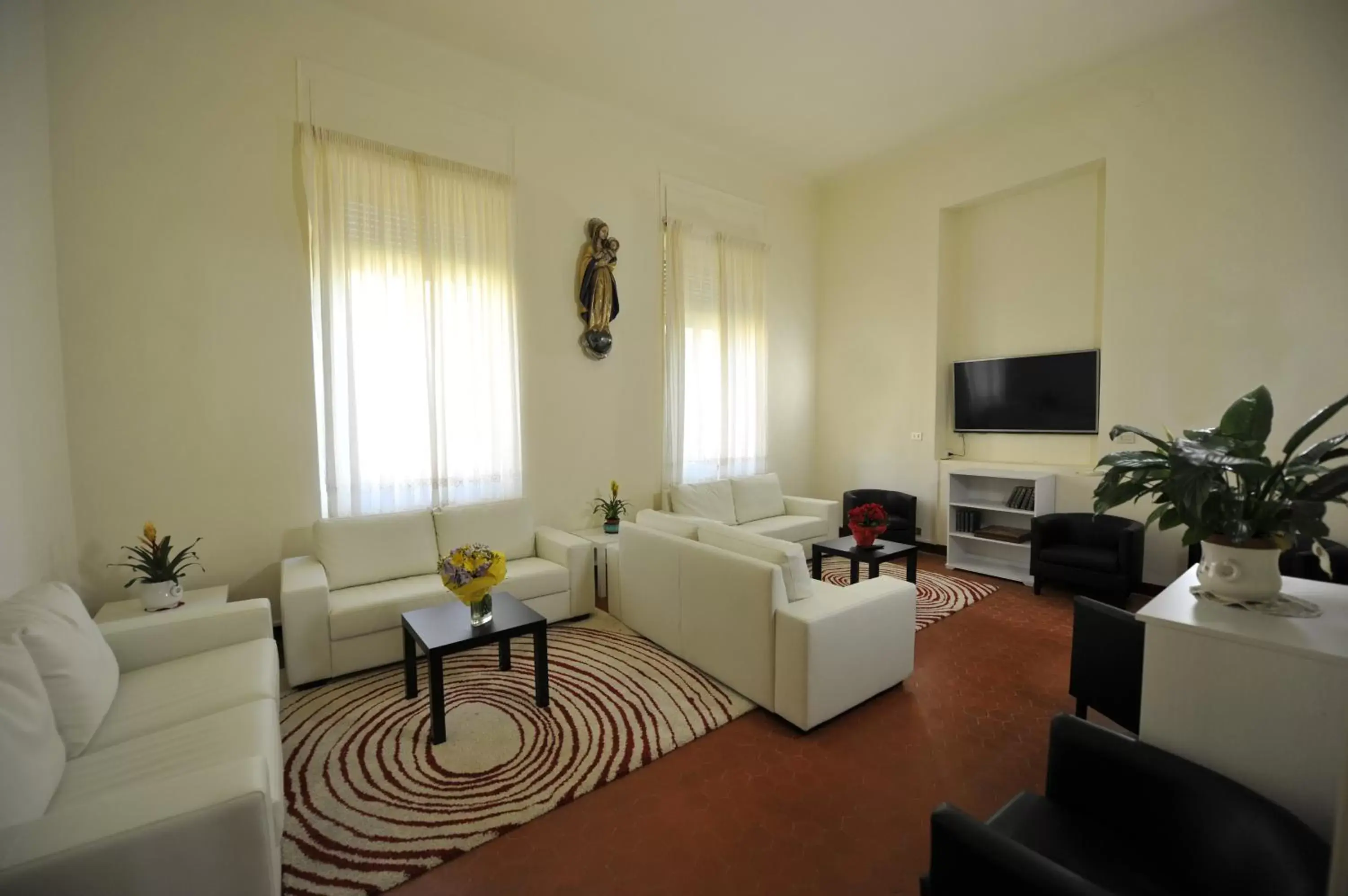 Communal lounge/ TV room, Seating Area in Hotel Villa San Giuseppe