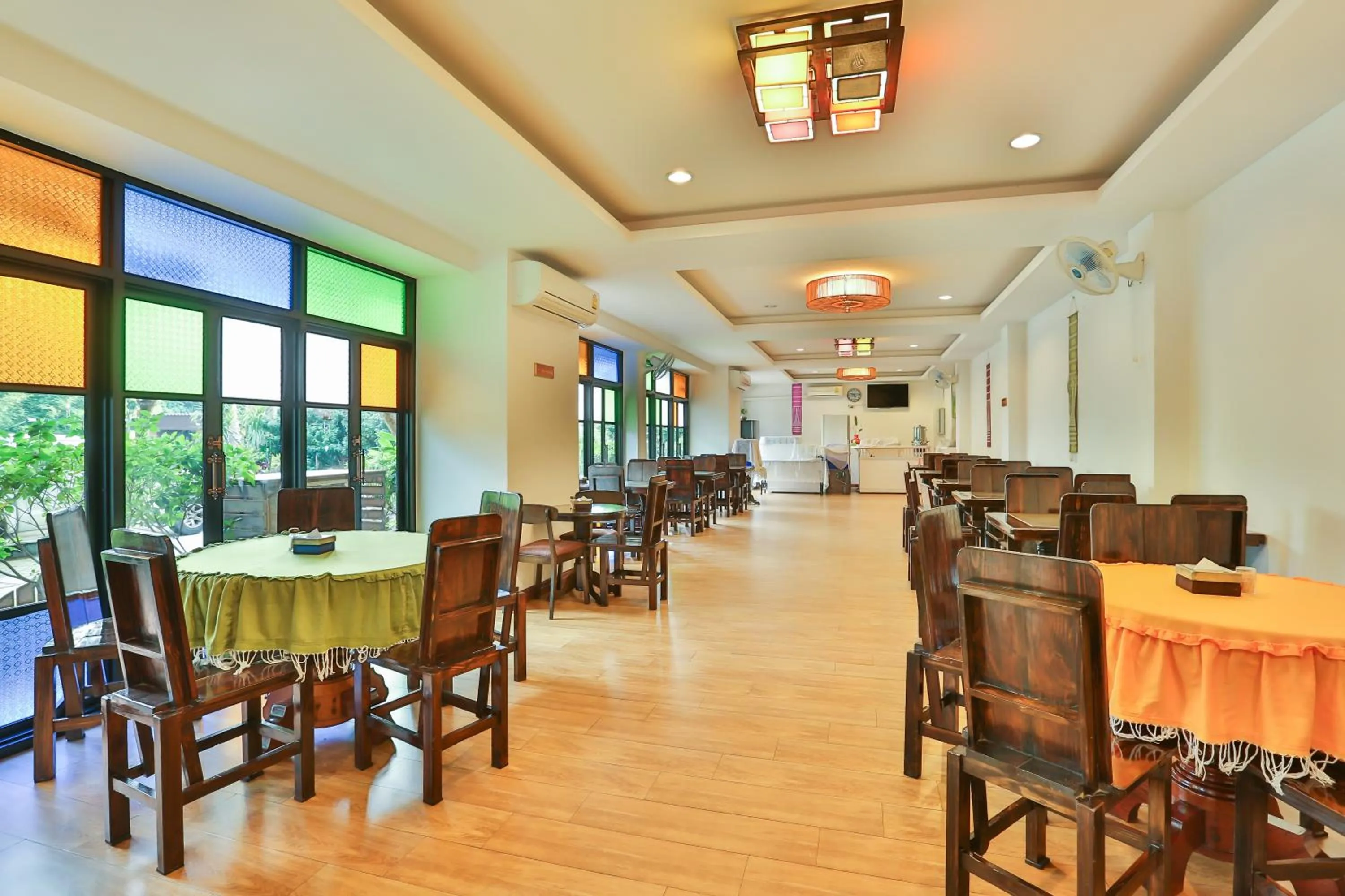 Restaurant/places to eat in Boonme Heritage