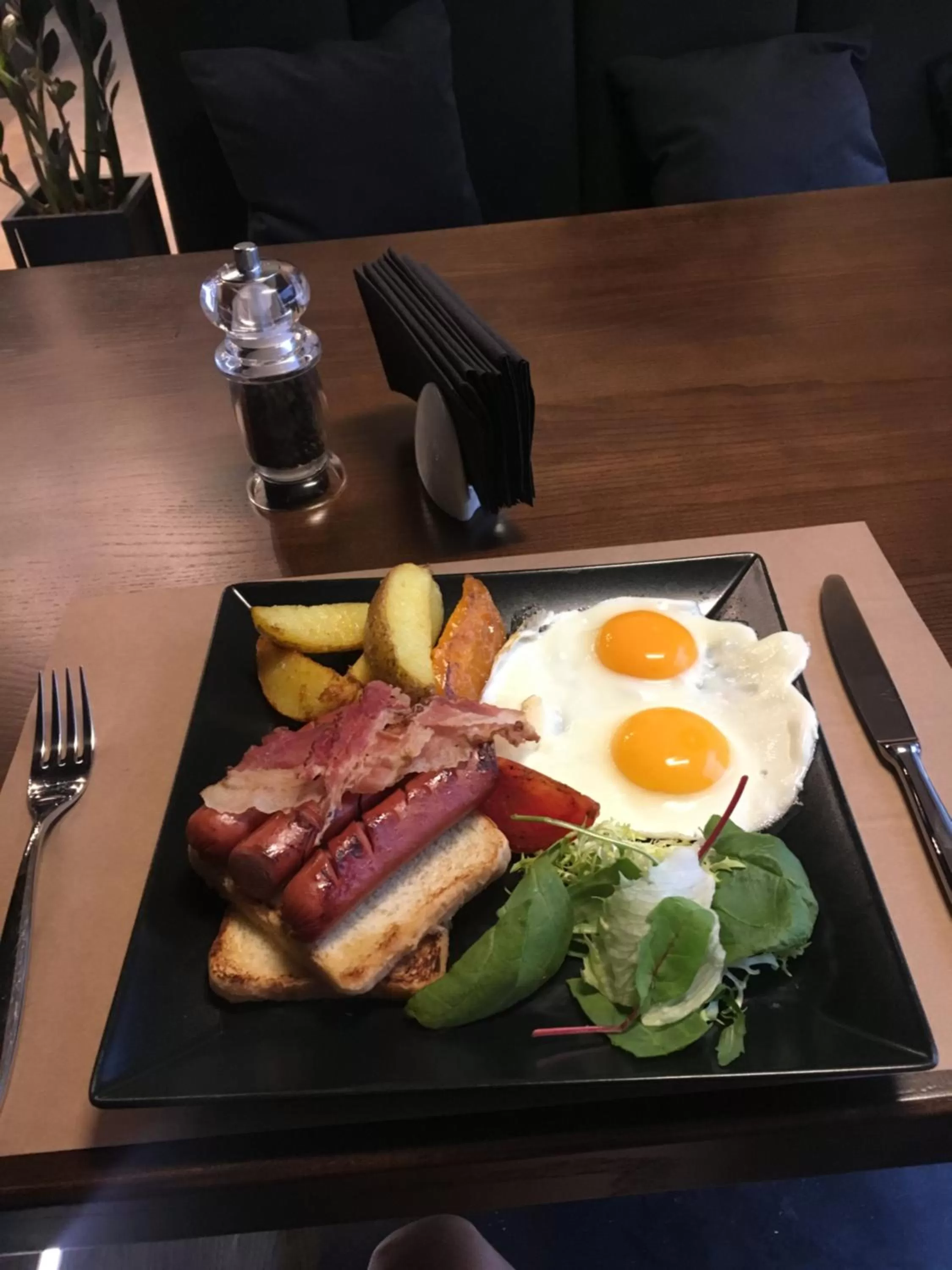 American breakfast in Hotel Nivki