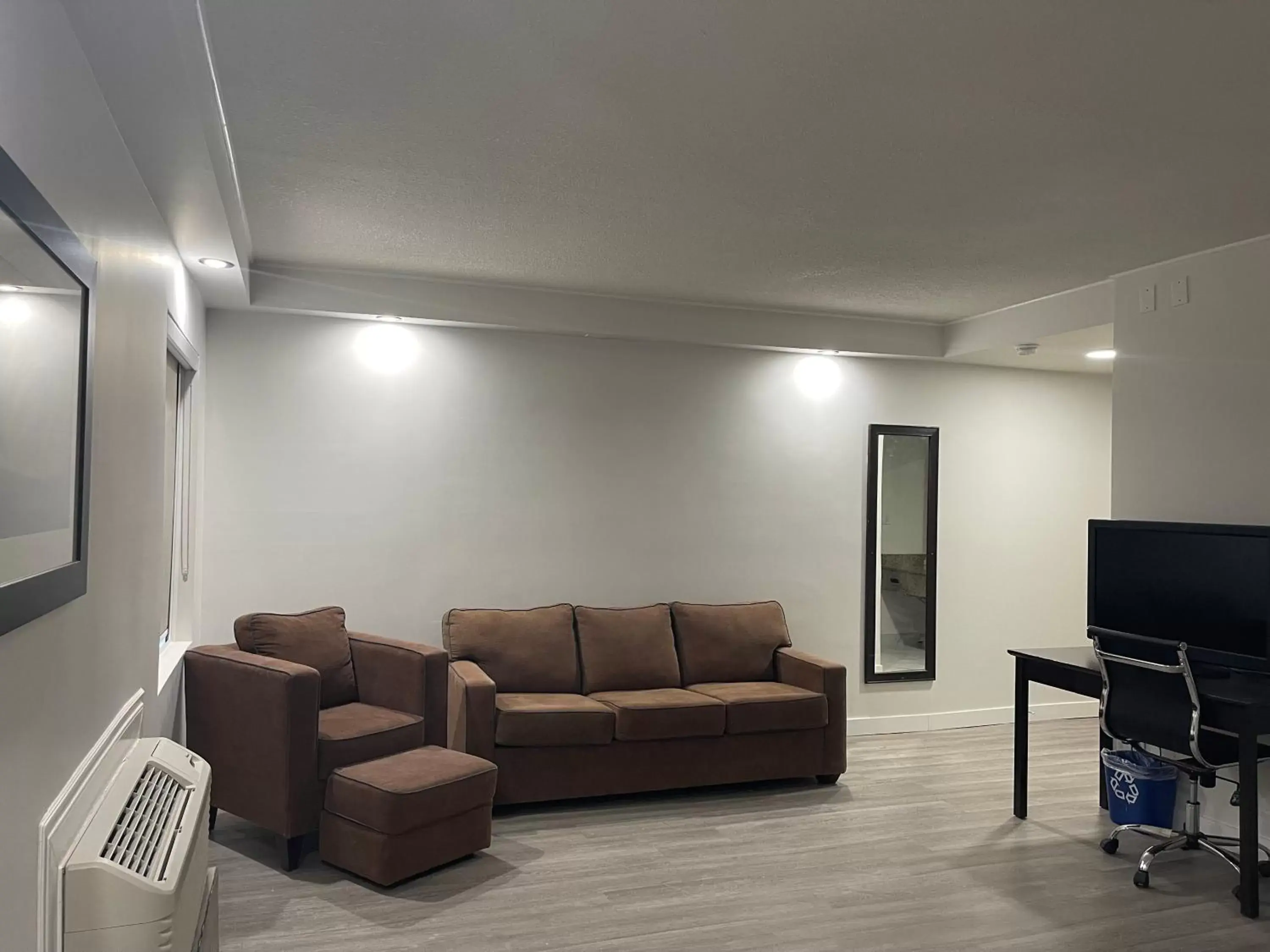 Seating Area in Coast West Edmonton Hotel & Conference Centre