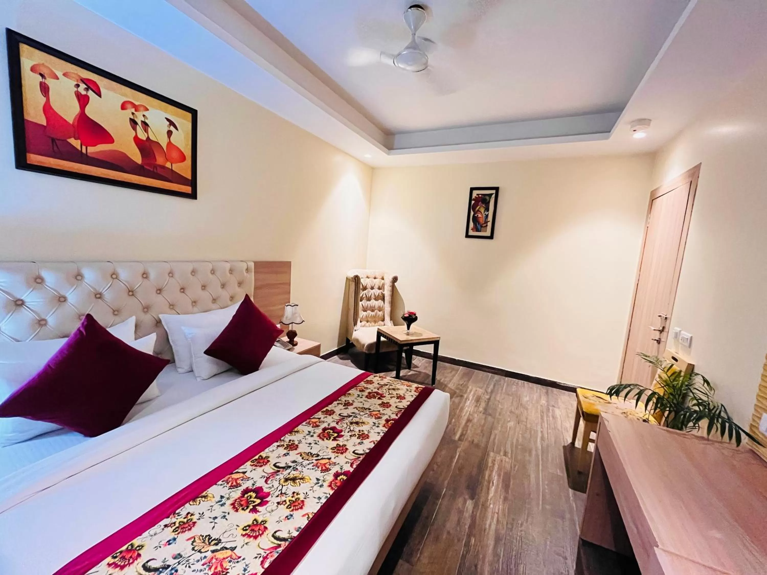 Bed in Hotel Banz near Delhi Airport