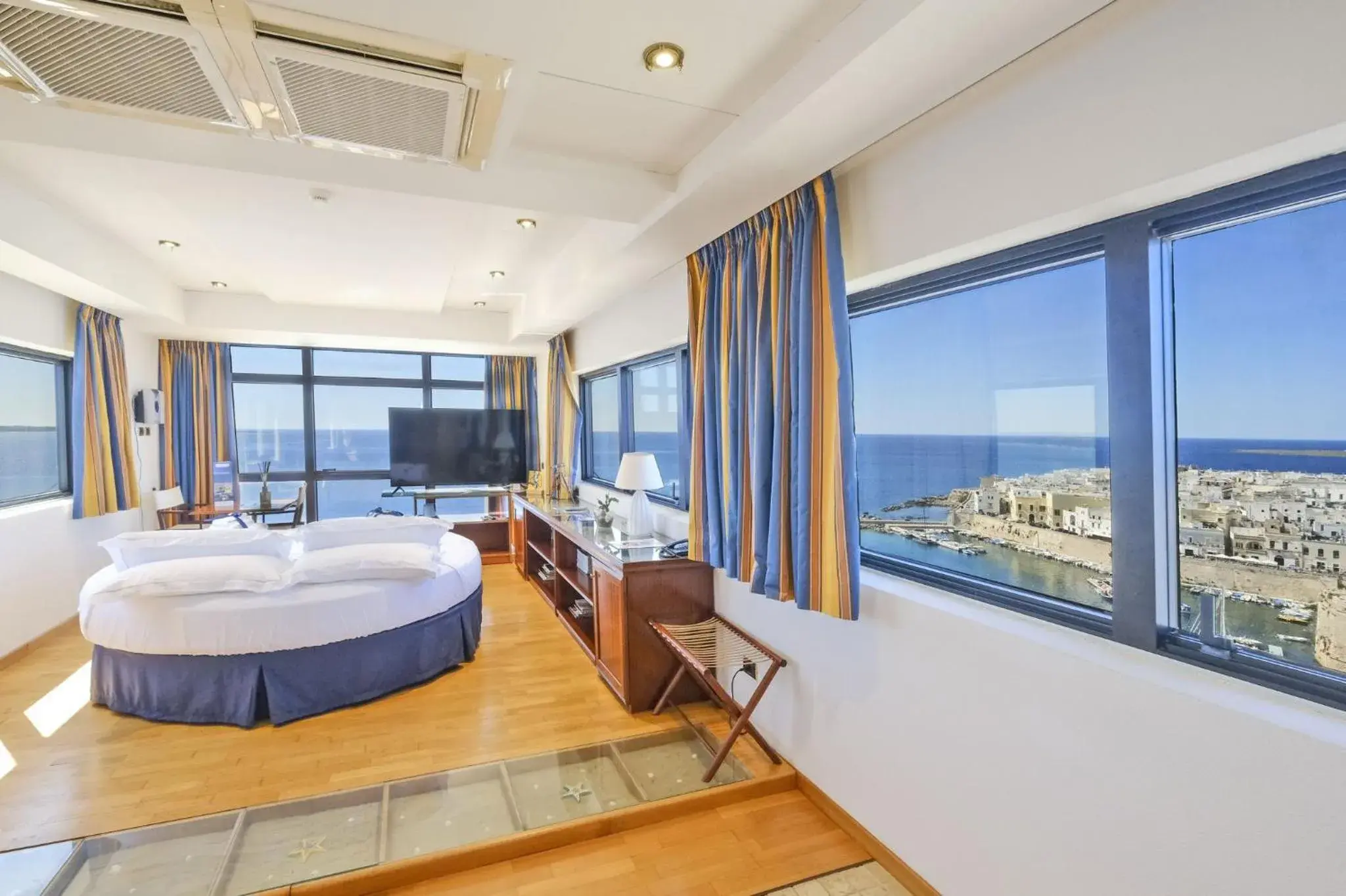 Sea View in Hotel Bellavista Club-Caroli Hotels